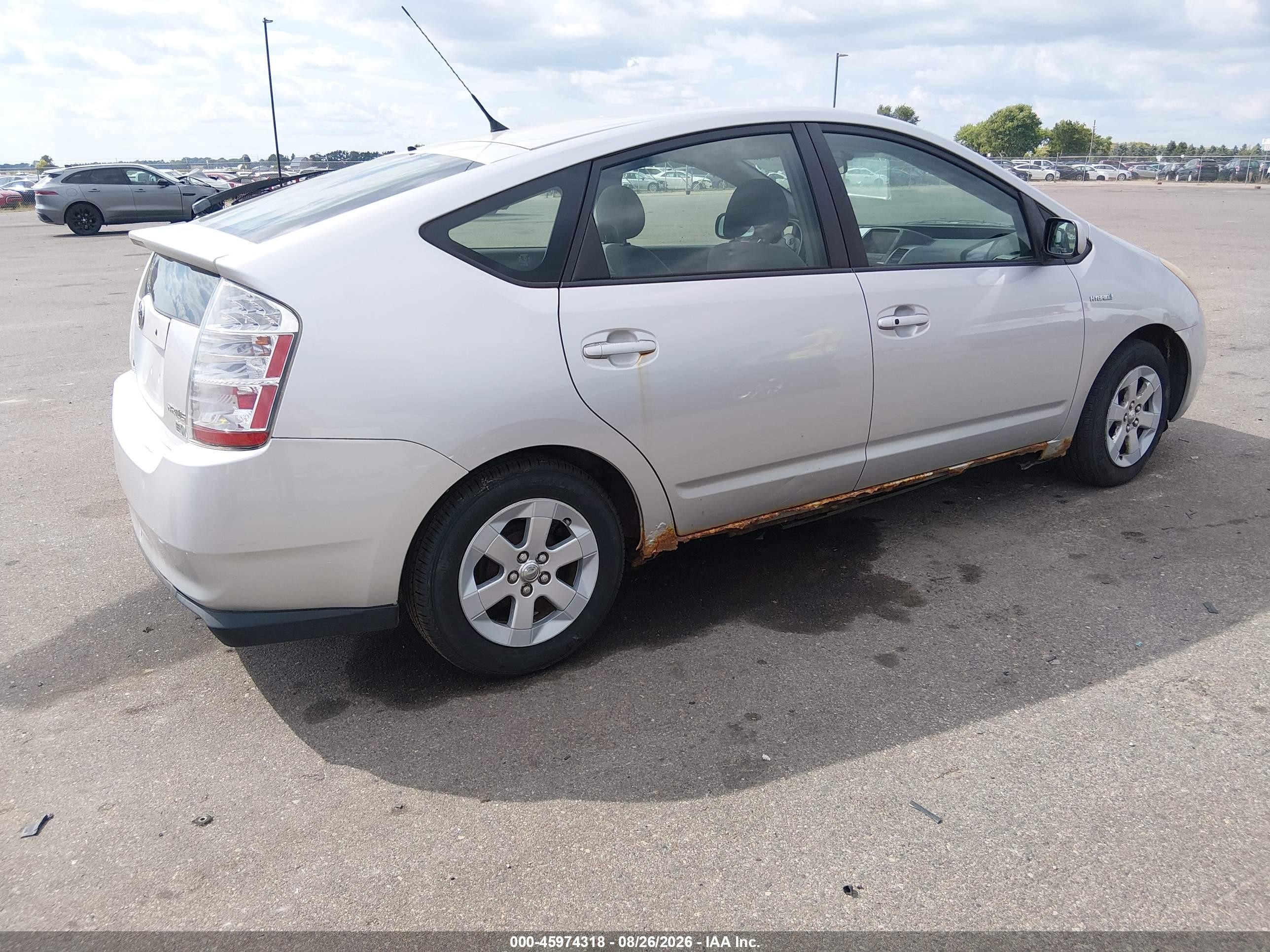 2007 Toyota Prius   Silver vin: JTDKB20U073240675