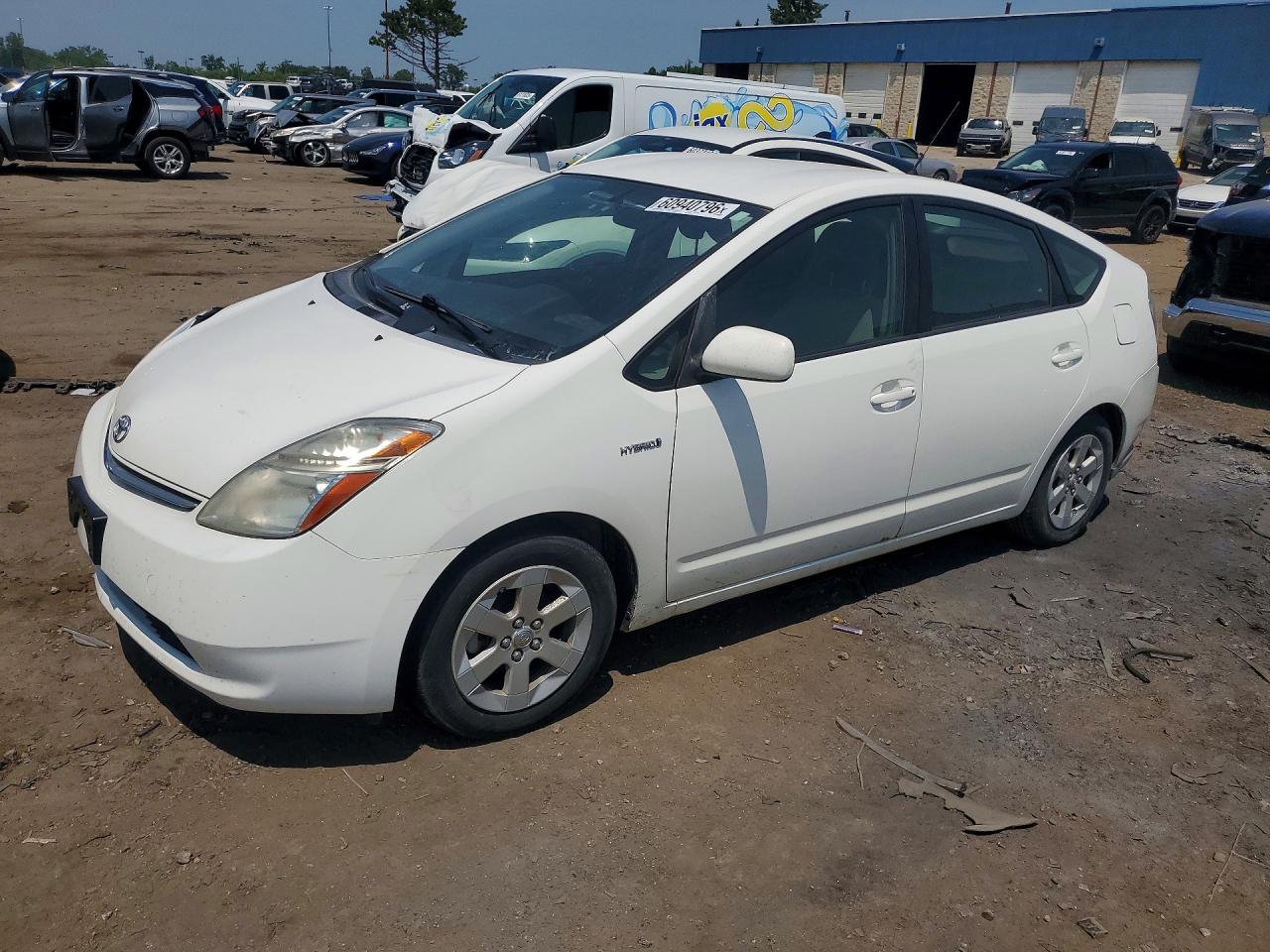 2007 Toyota Prius Base White vin: JTDKB20U077089054