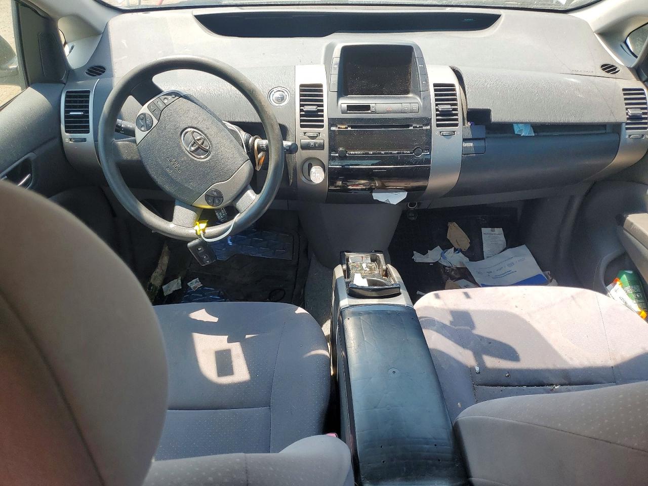 2007 Toyota Prius Base White vin: JTDKB20U077089054