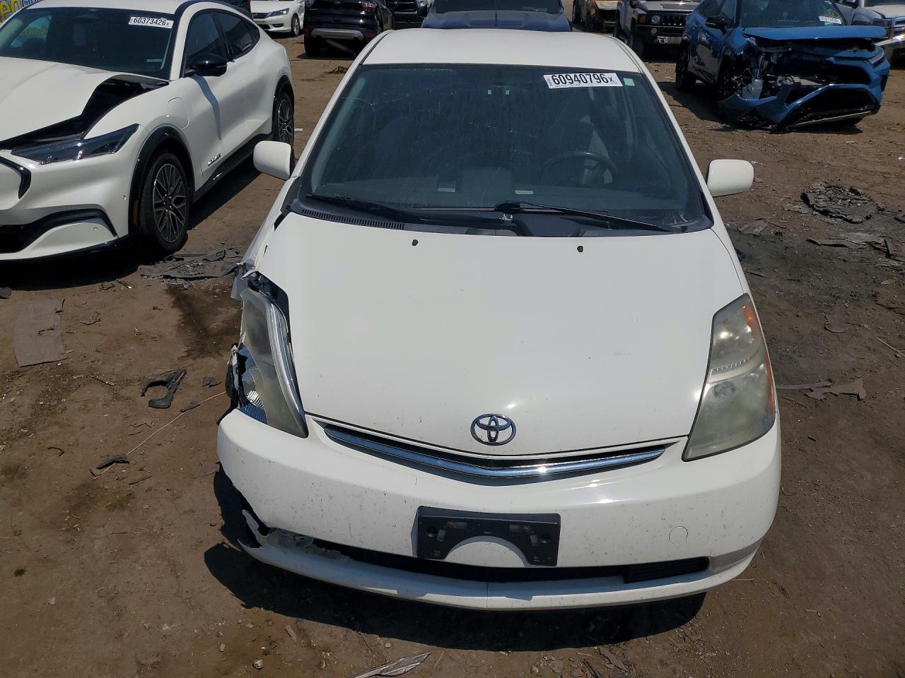 2007 Toyota Prius Base White vin: JTDKB20U077089054