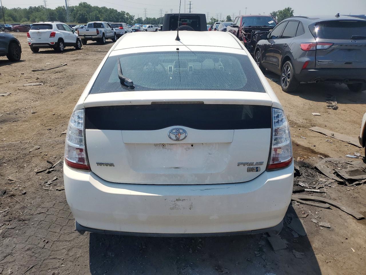 2007 Toyota Prius Base White vin: JTDKB20U077089054