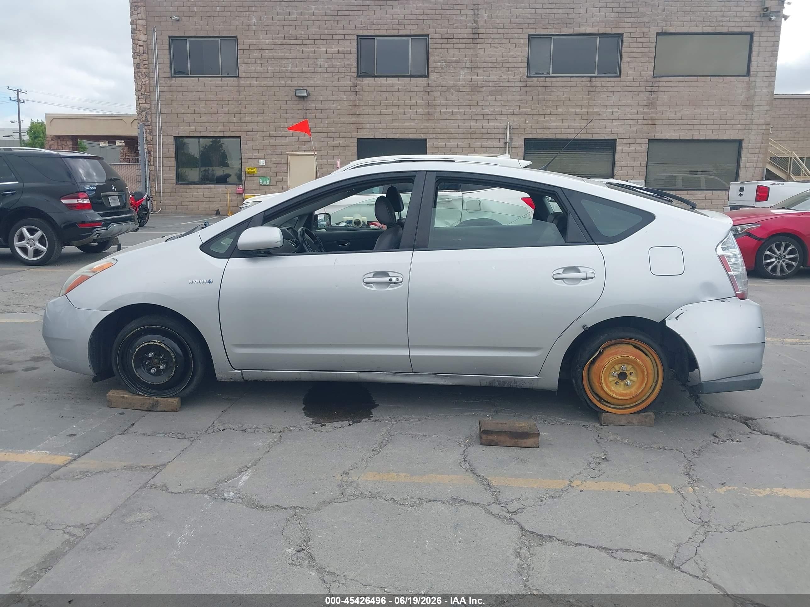 2007 Toyota Prius   Gray vin: JTDKB20U077090768