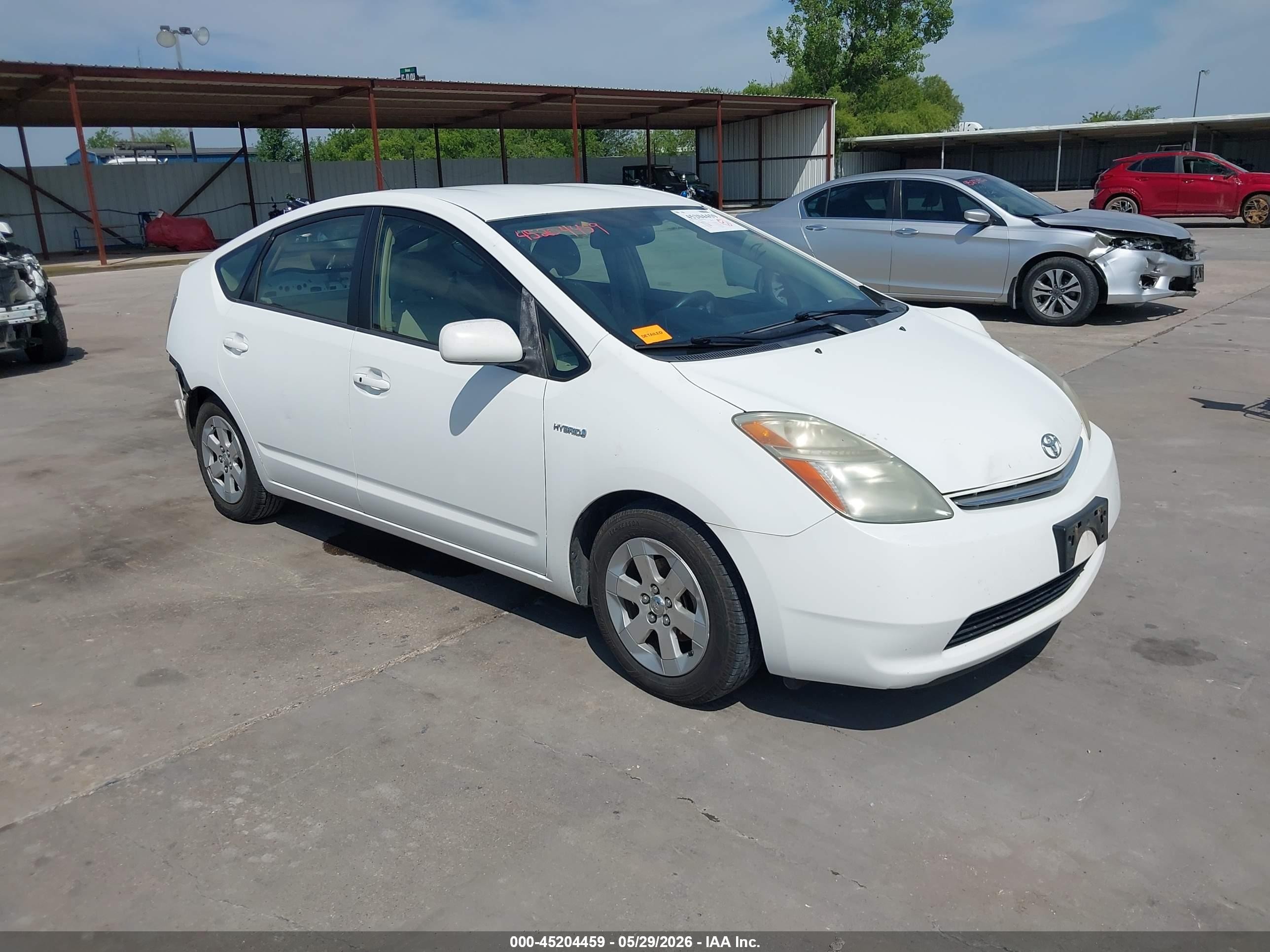 2007 Toyota Prius   White vin: JTDKB20U077552004