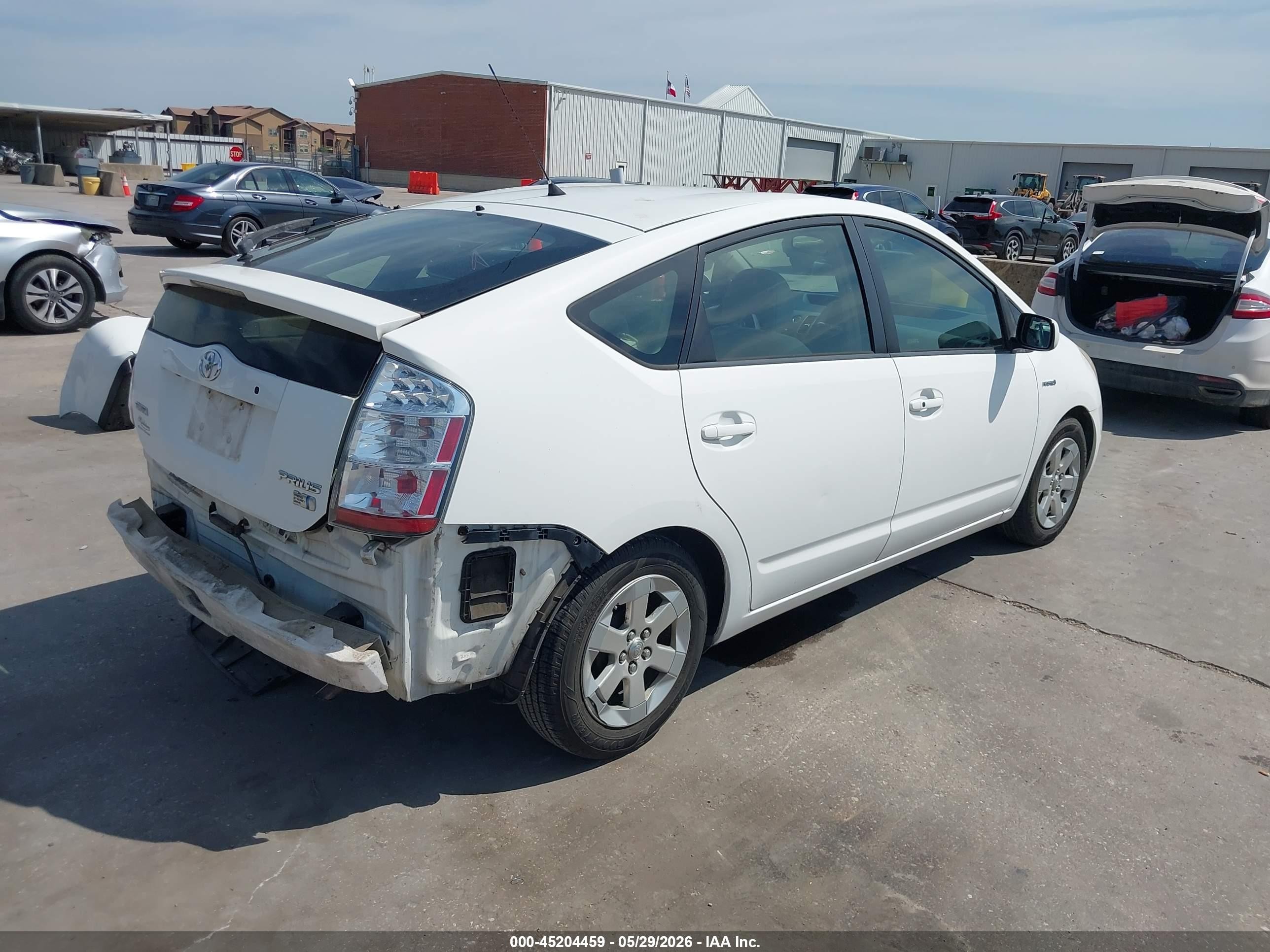 2007 Toyota Prius   White vin: JTDKB20U077552004