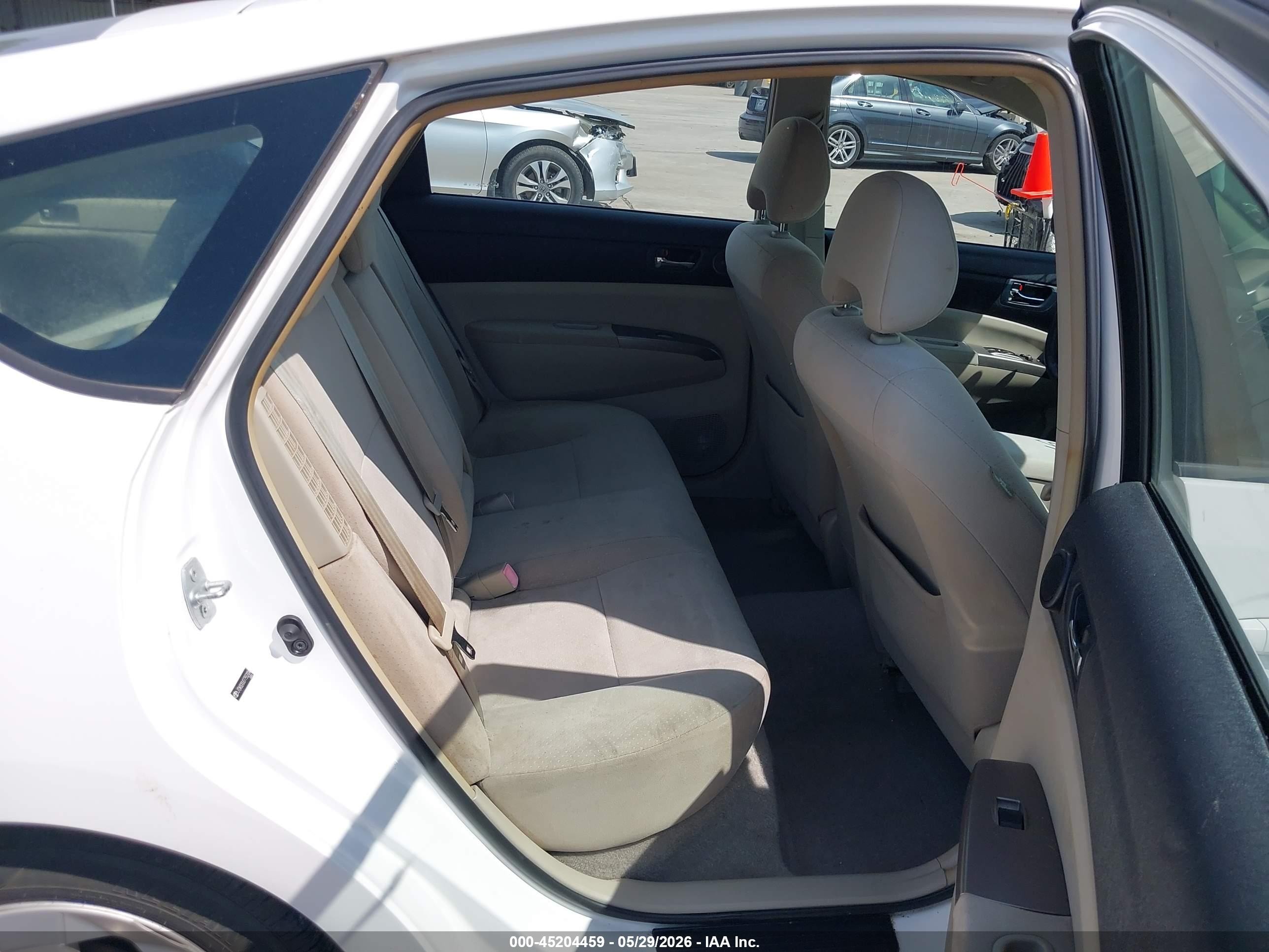 2007 Toyota Prius   White vin: JTDKB20U077552004