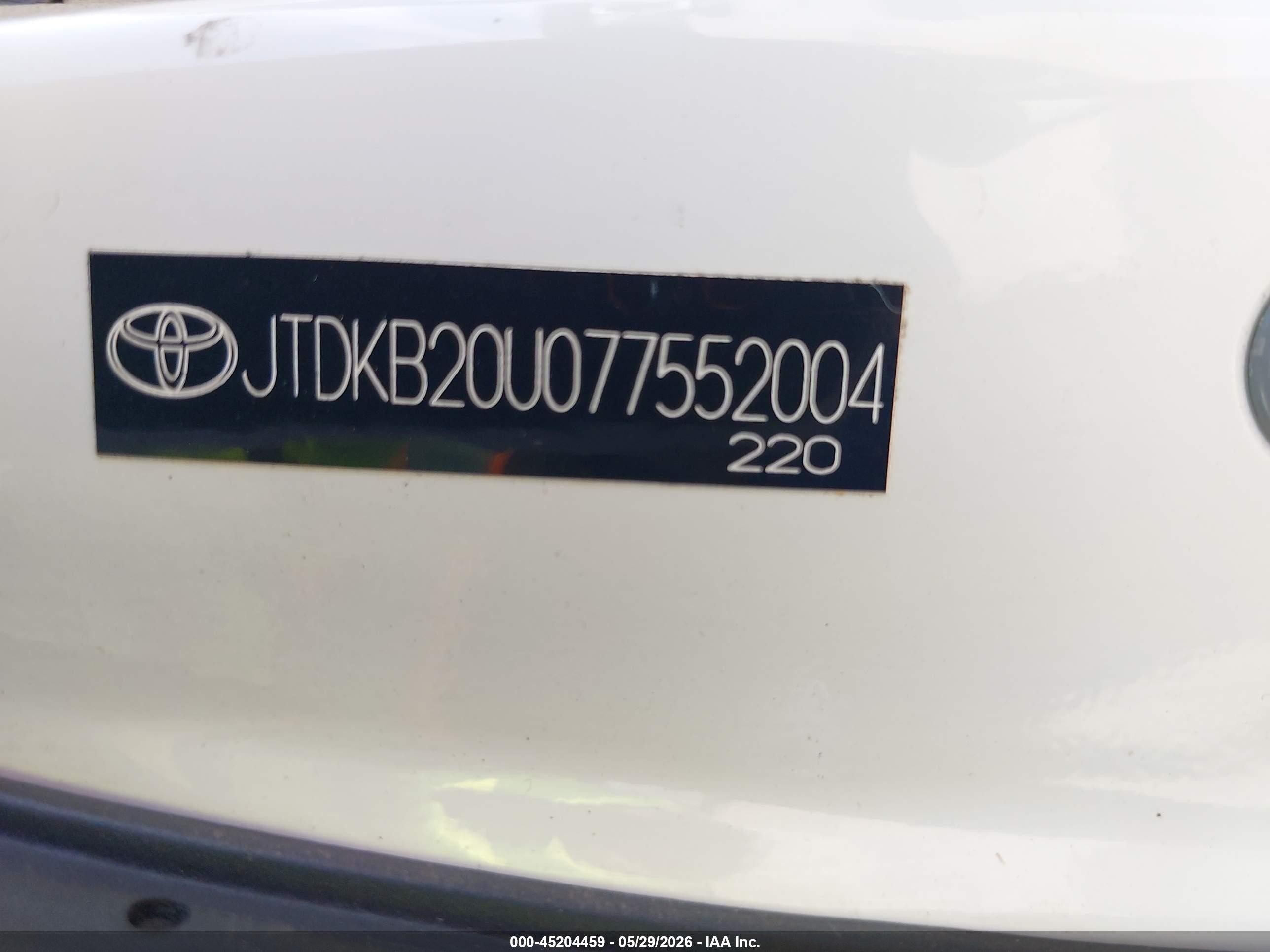 2007 Toyota Prius   White vin: JTDKB20U077552004