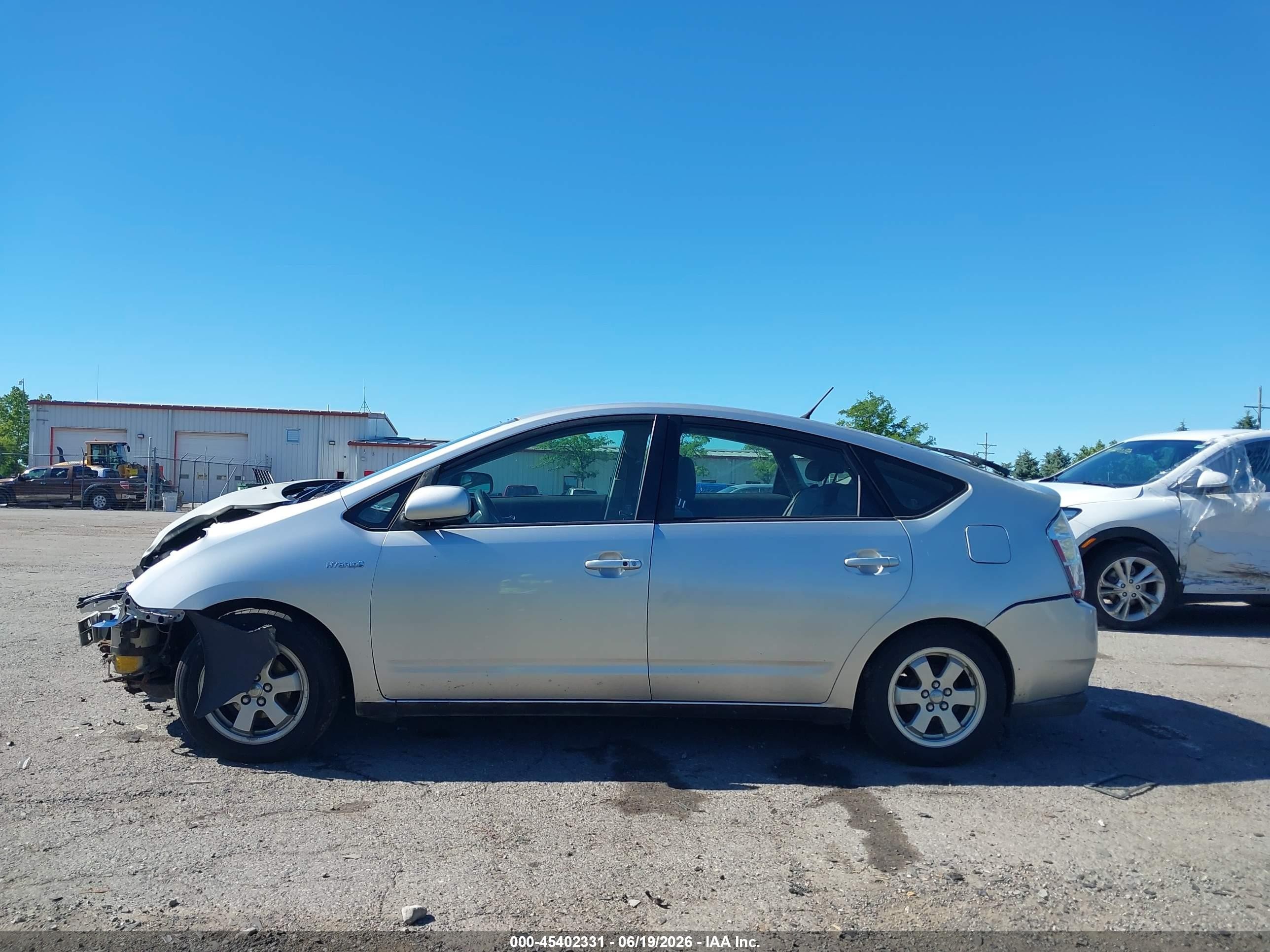 2007 Toyota Prius Серебряный vin: JTDKB20U077563102