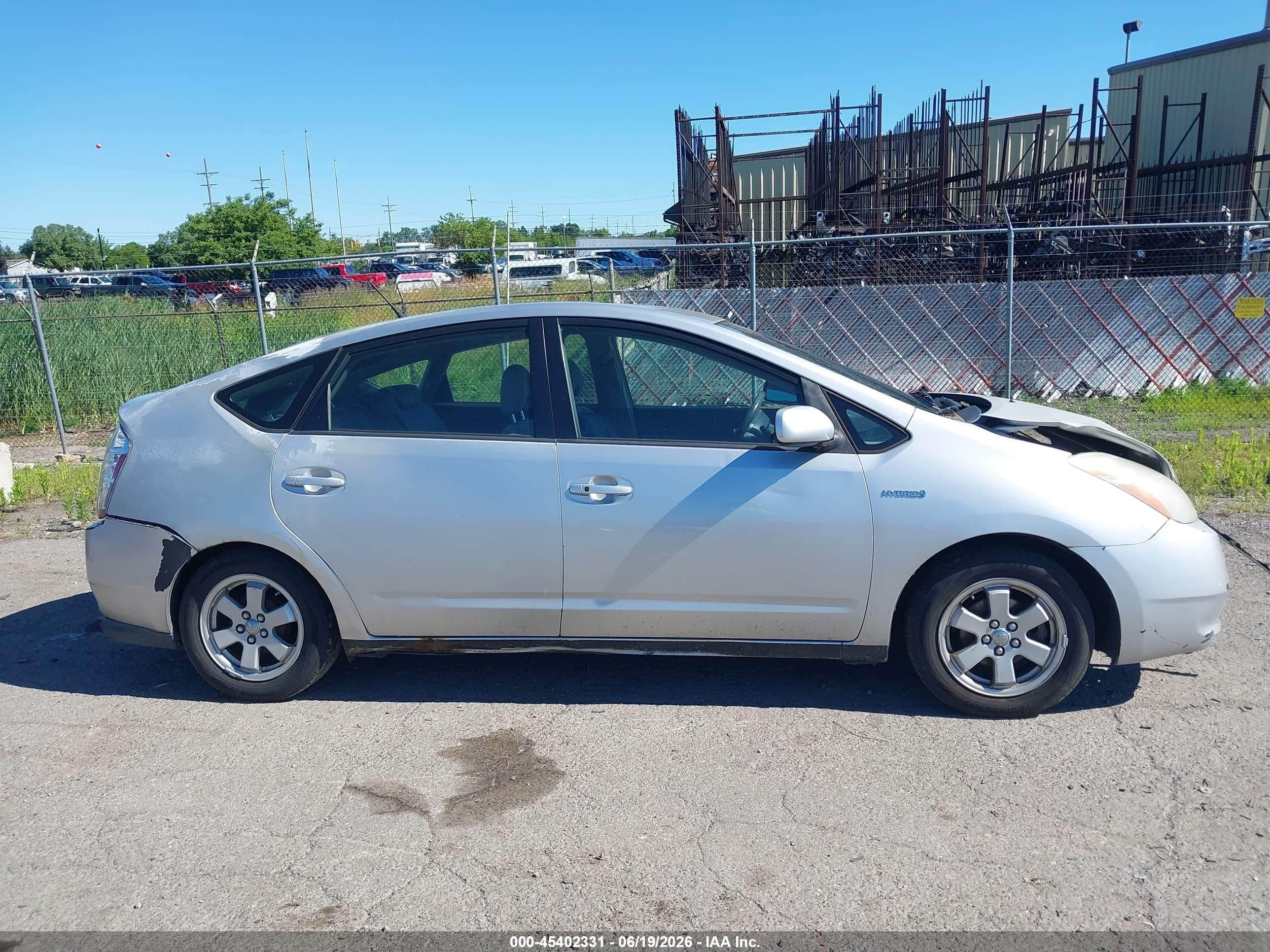 2007 Toyota Prius Серебряный vin: JTDKB20U077563102