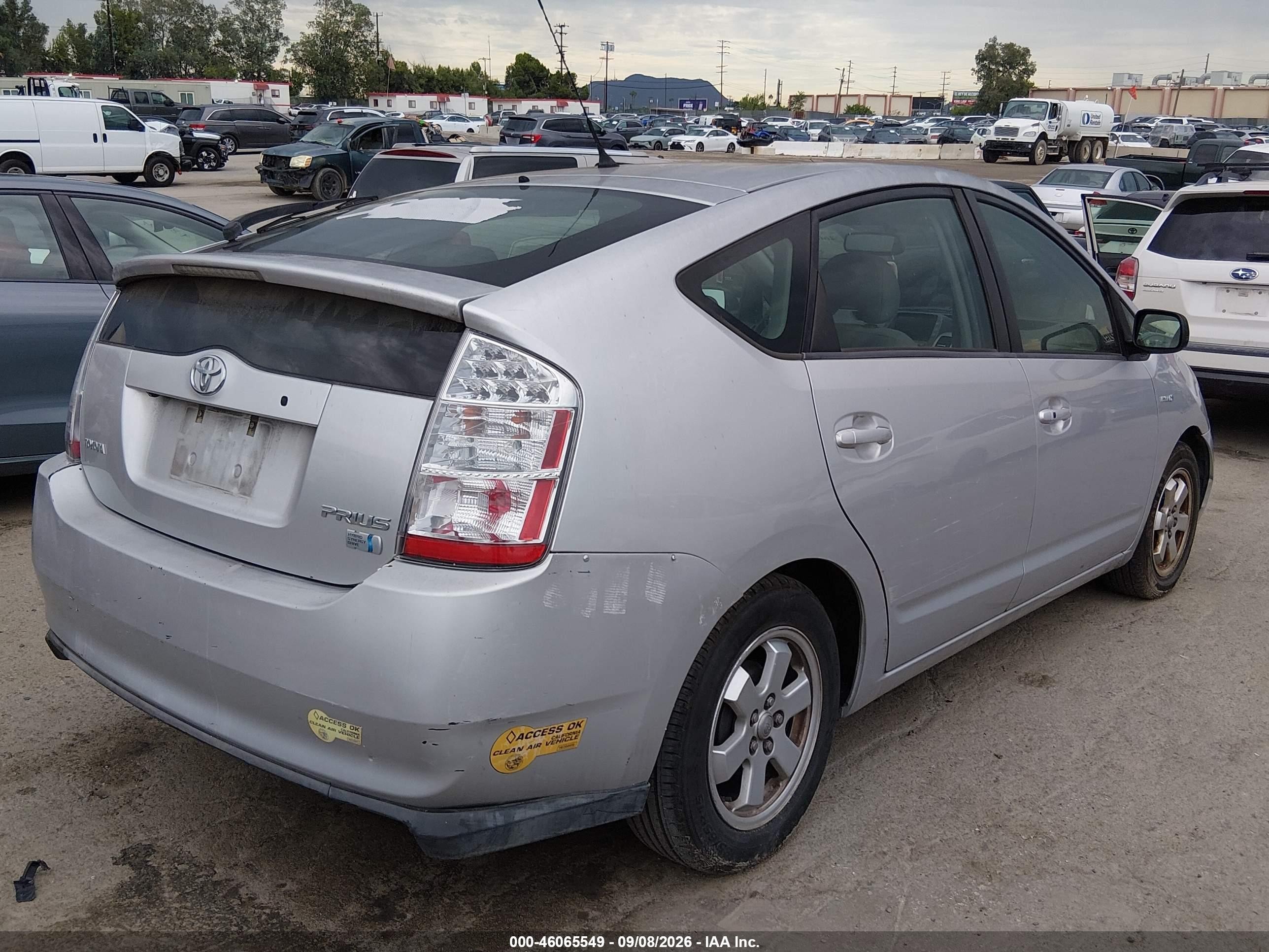2007 Toyota Prius   Серебряный vin: JTDKB20U077569949