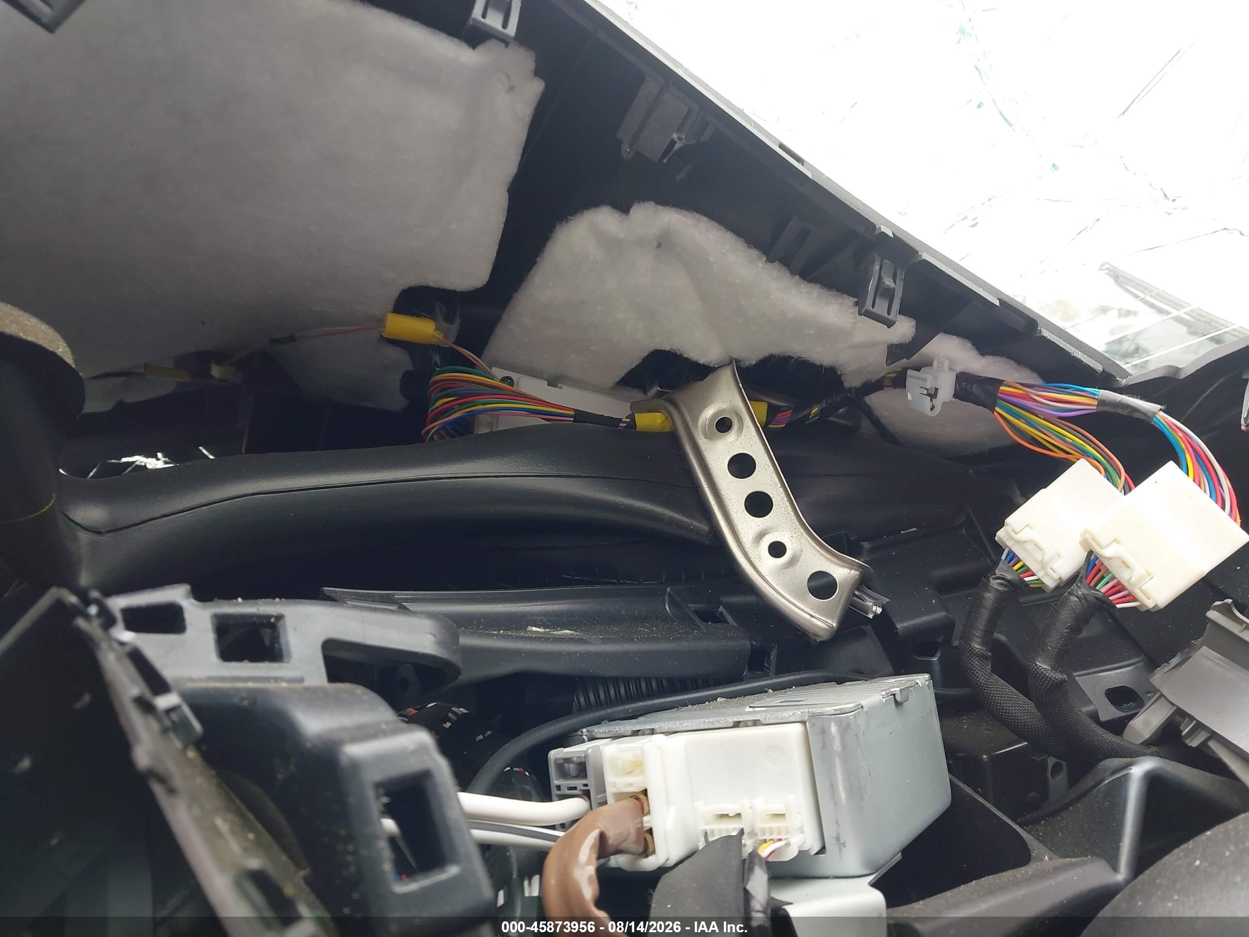 2007 Toyota Prius Touring White vin: JTDKB20U077575766
