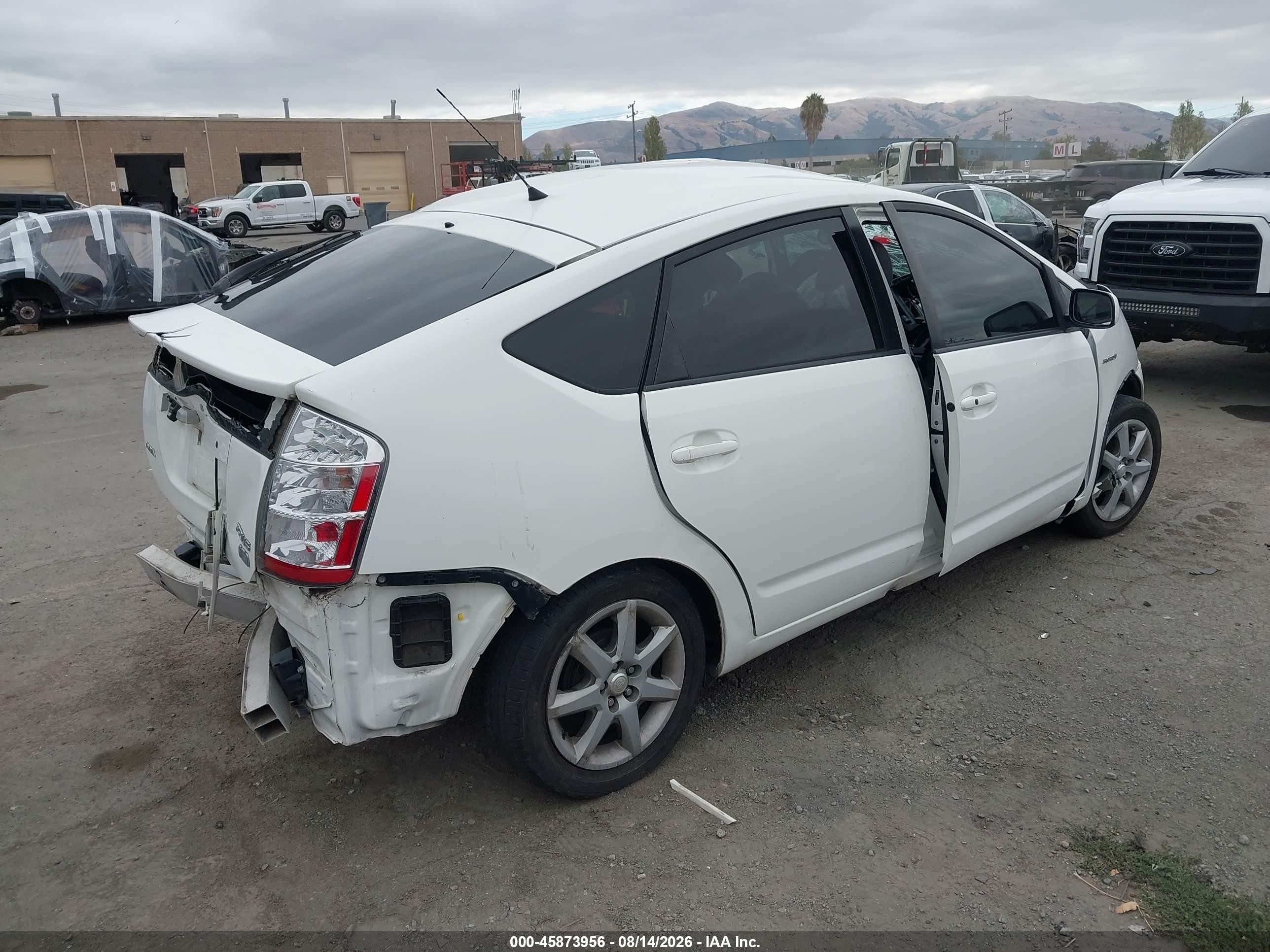 2007 Toyota Prius Touring White vin: JTDKB20U077575766