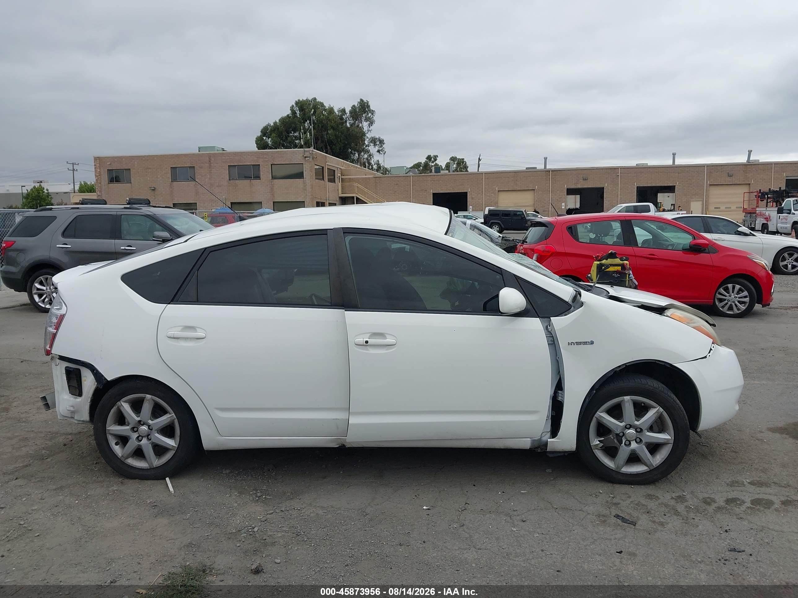 2007 Toyota Prius Touring White vin: JTDKB20U077575766