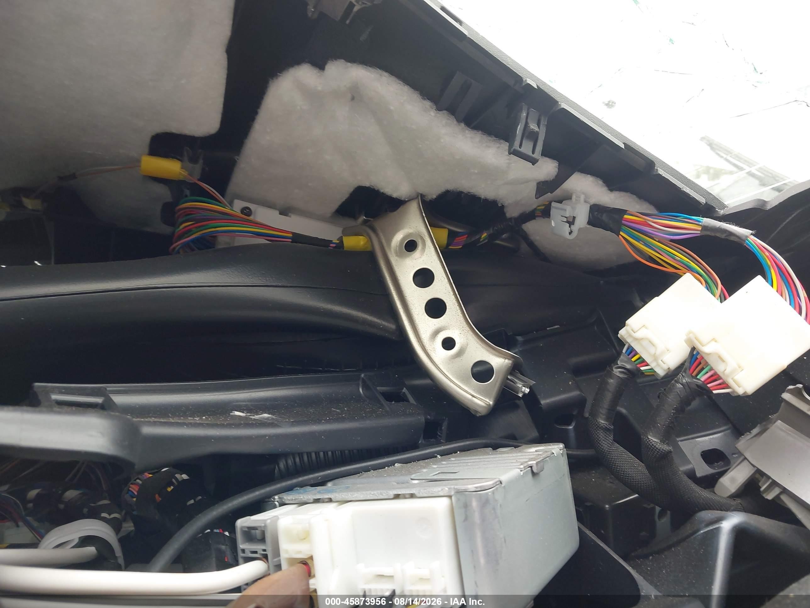 2007 Toyota Prius Touring White vin: JTDKB20U077575766