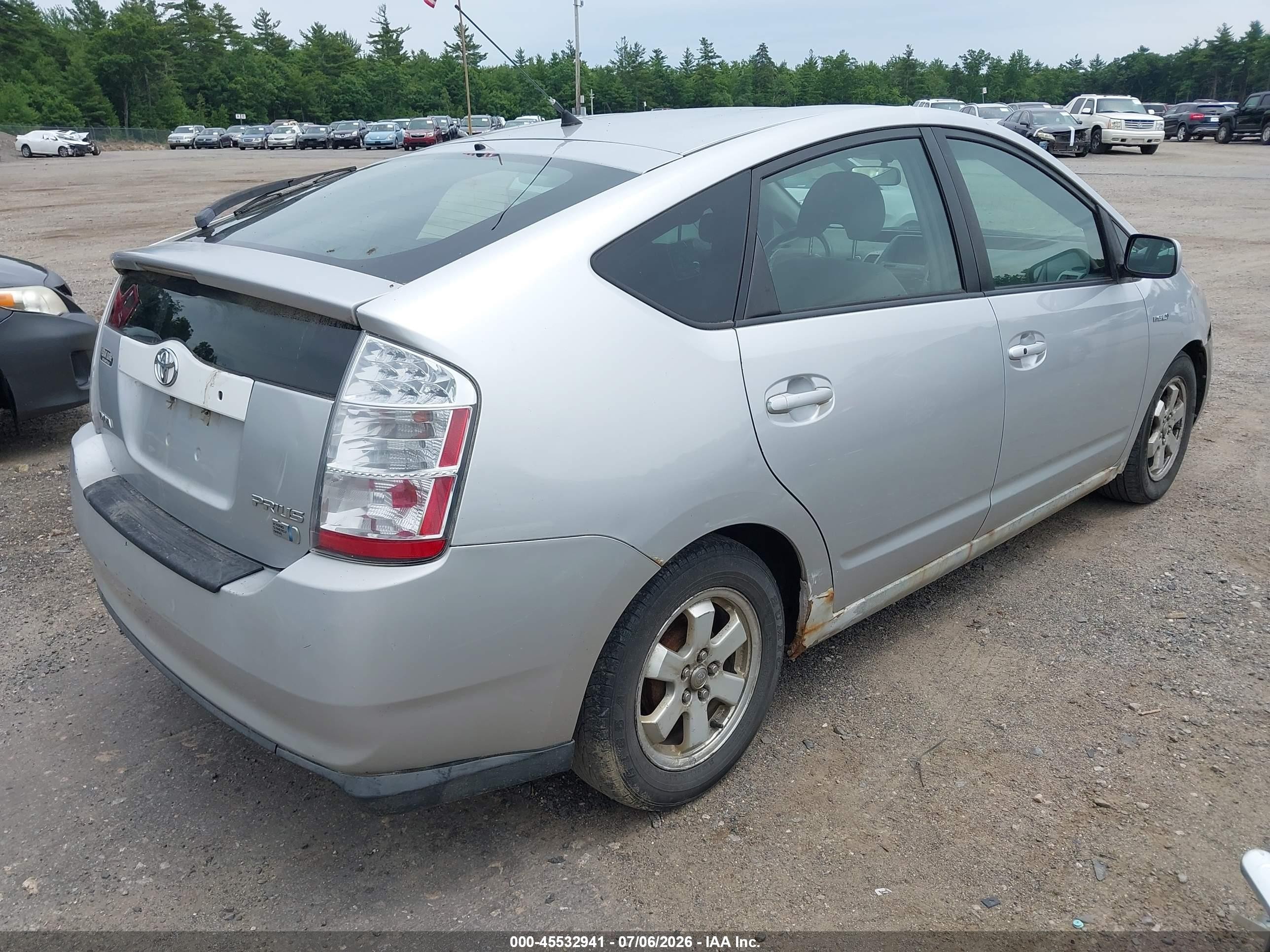 2007 Toyota Prius   Silver vin: JTDKB20U077577422