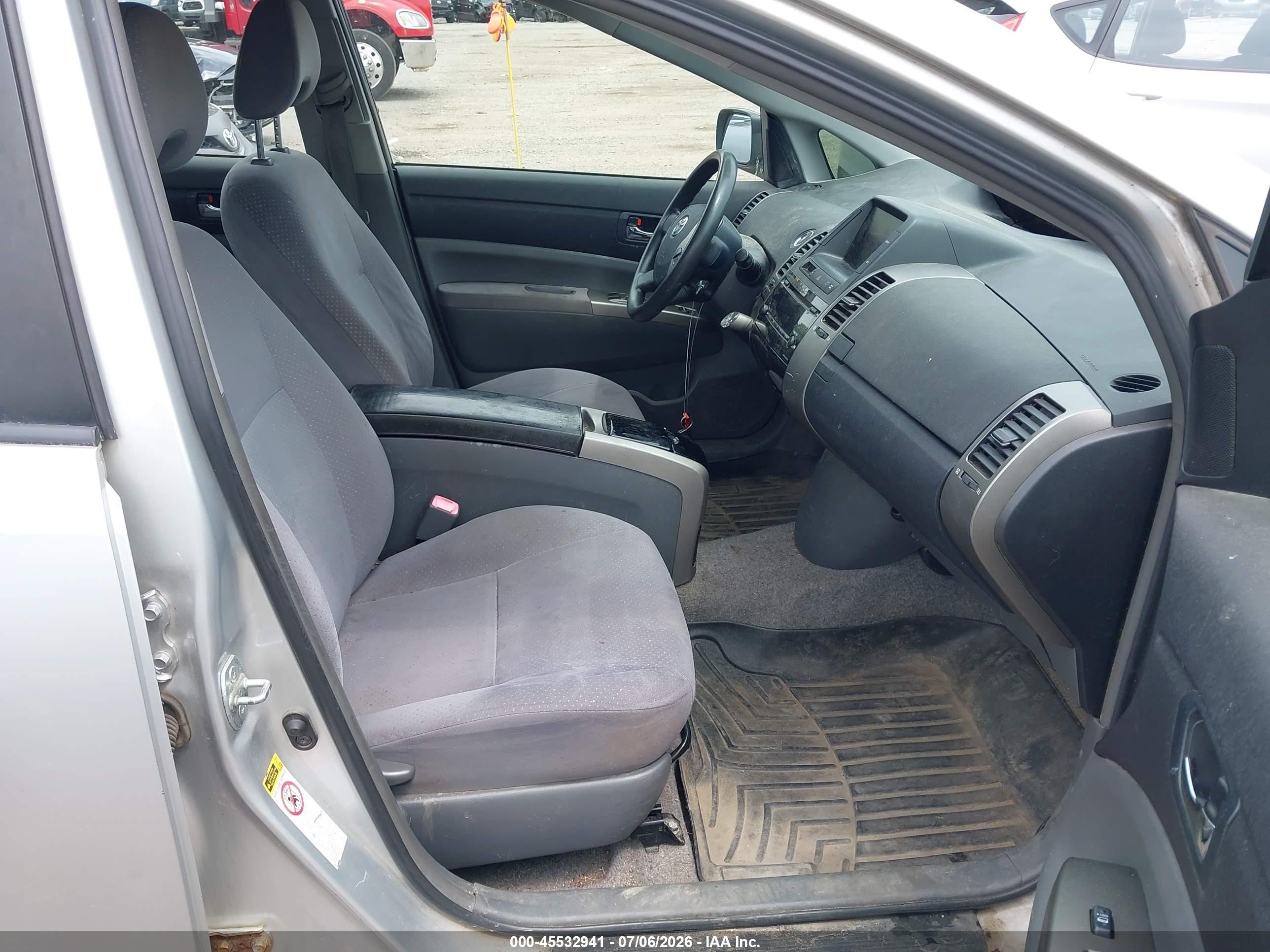 2007 Toyota Prius   Silver vin: JTDKB20U077577422