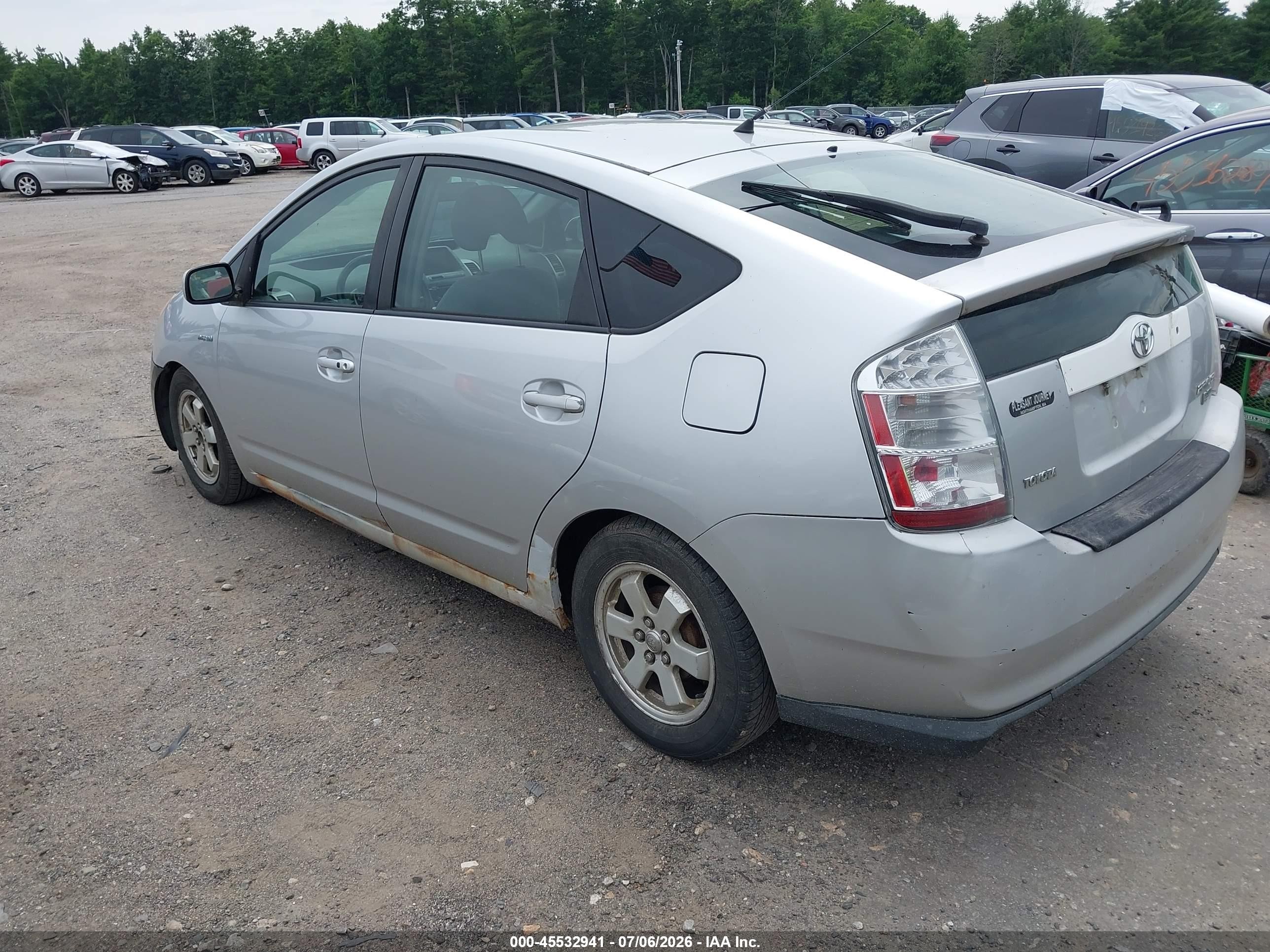 2007 Toyota Prius   Silver vin: JTDKB20U077577422