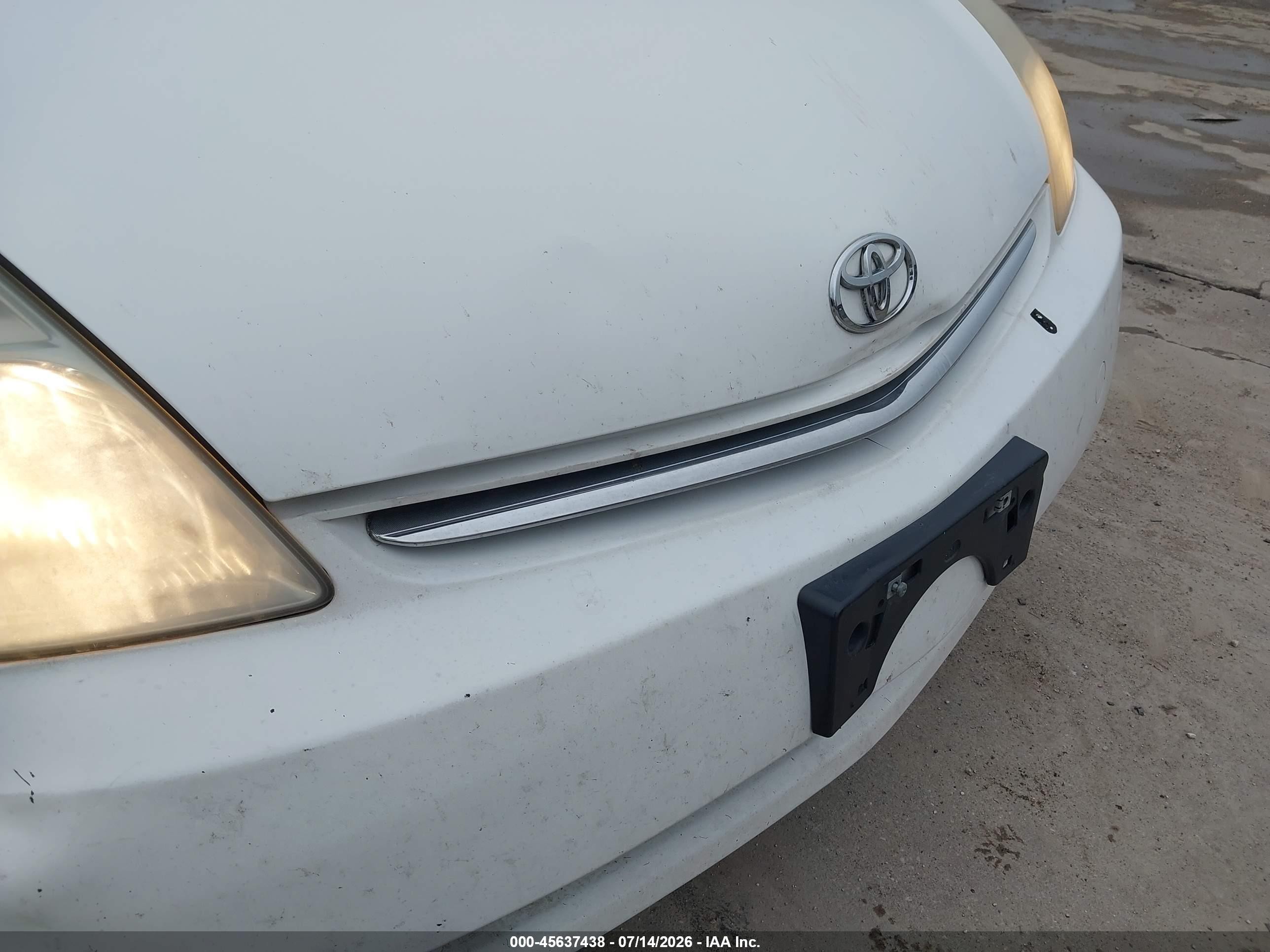 2007 Toyota Prius   White vin: JTDKB20U077615036