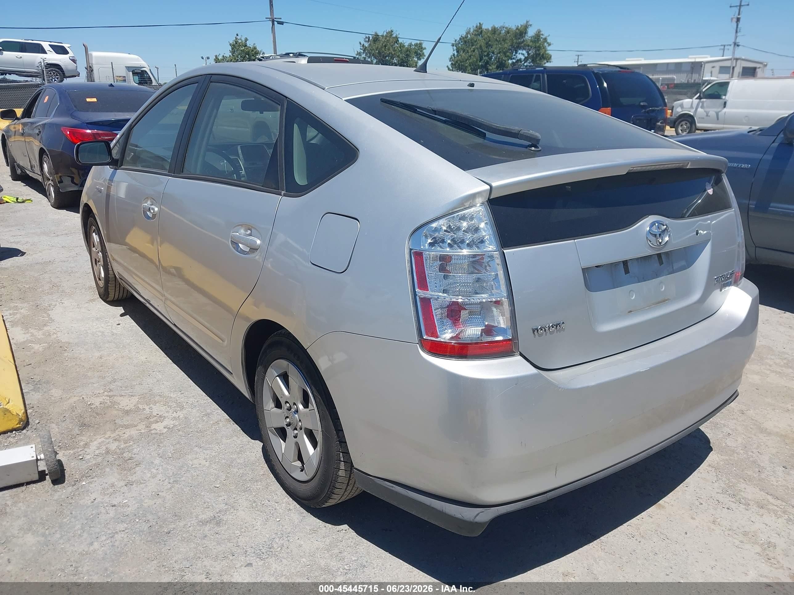 2007 Toyota Prius   Серебряный vin: JTDKB20U077630510