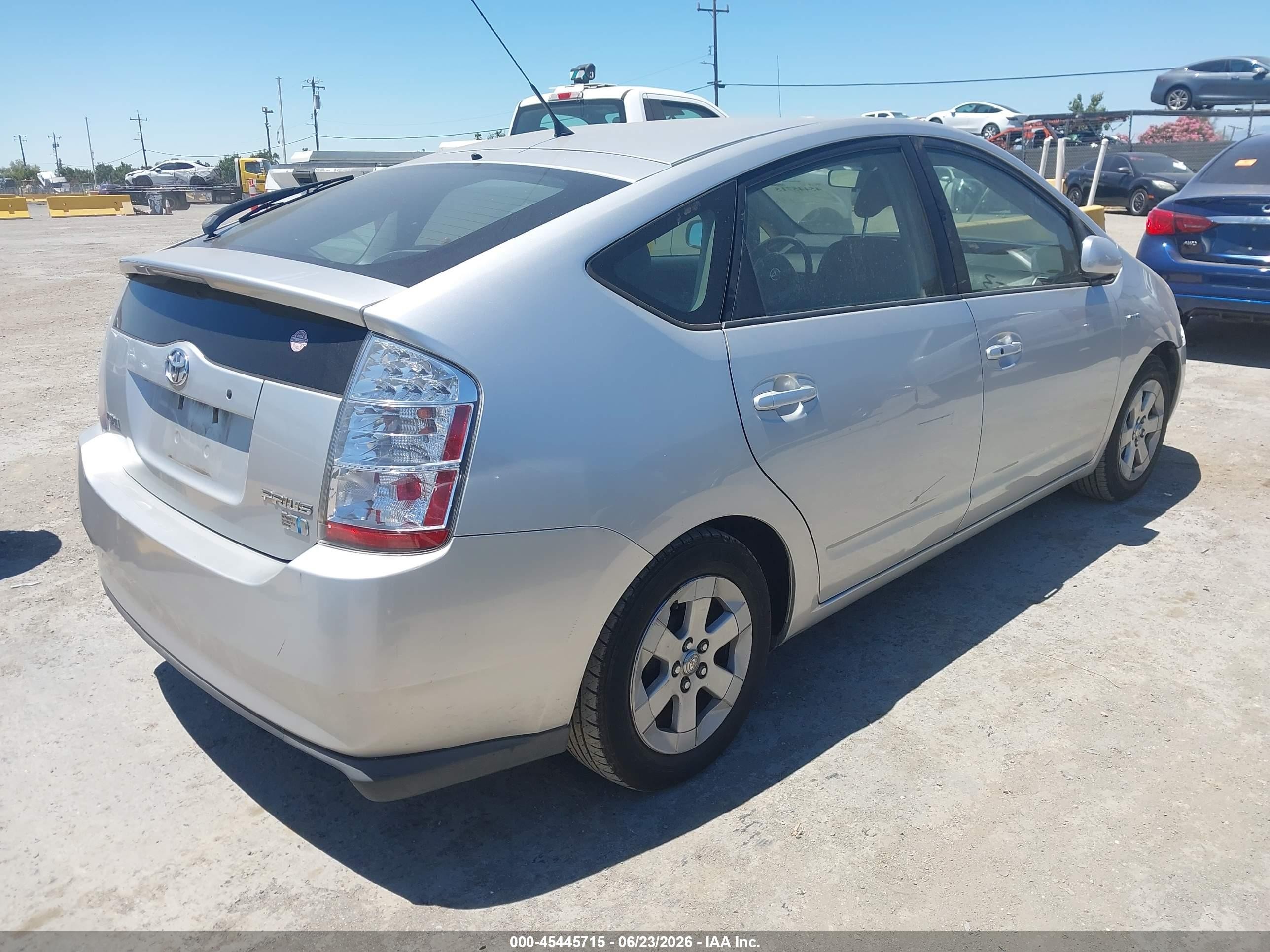 2007 Toyota Prius   Серебряный vin: JTDKB20U077630510