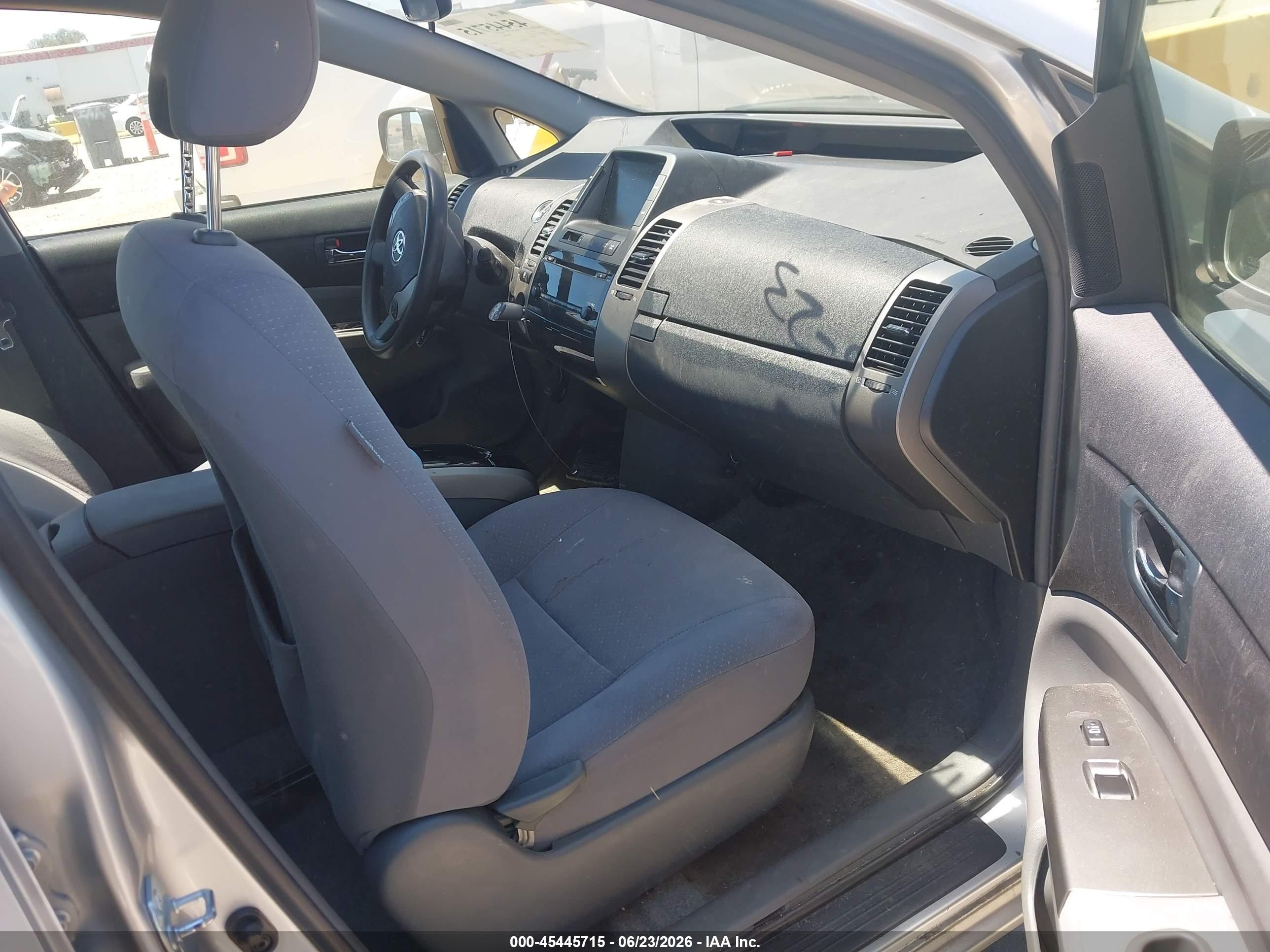 2007 Toyota Prius   Серебряный vin: JTDKB20U077630510