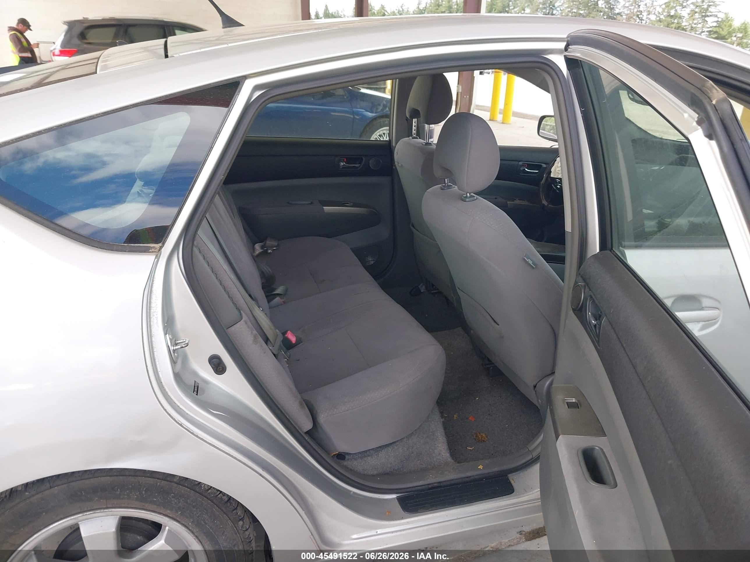2007 Toyota Prius   Silver vin: JTDKB20U077639160