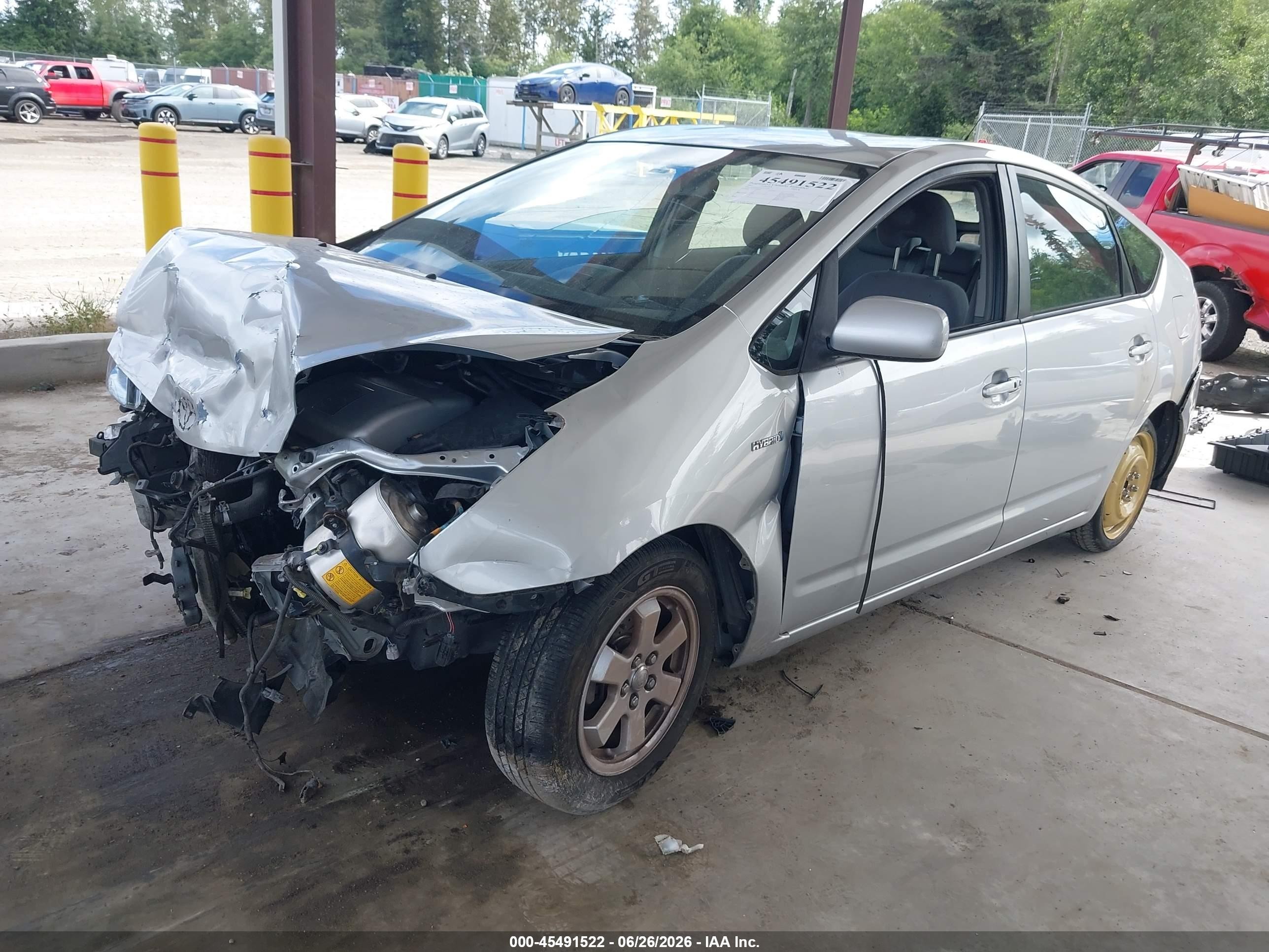 2007 Toyota Prius   Silver vin: JTDKB20U077639160