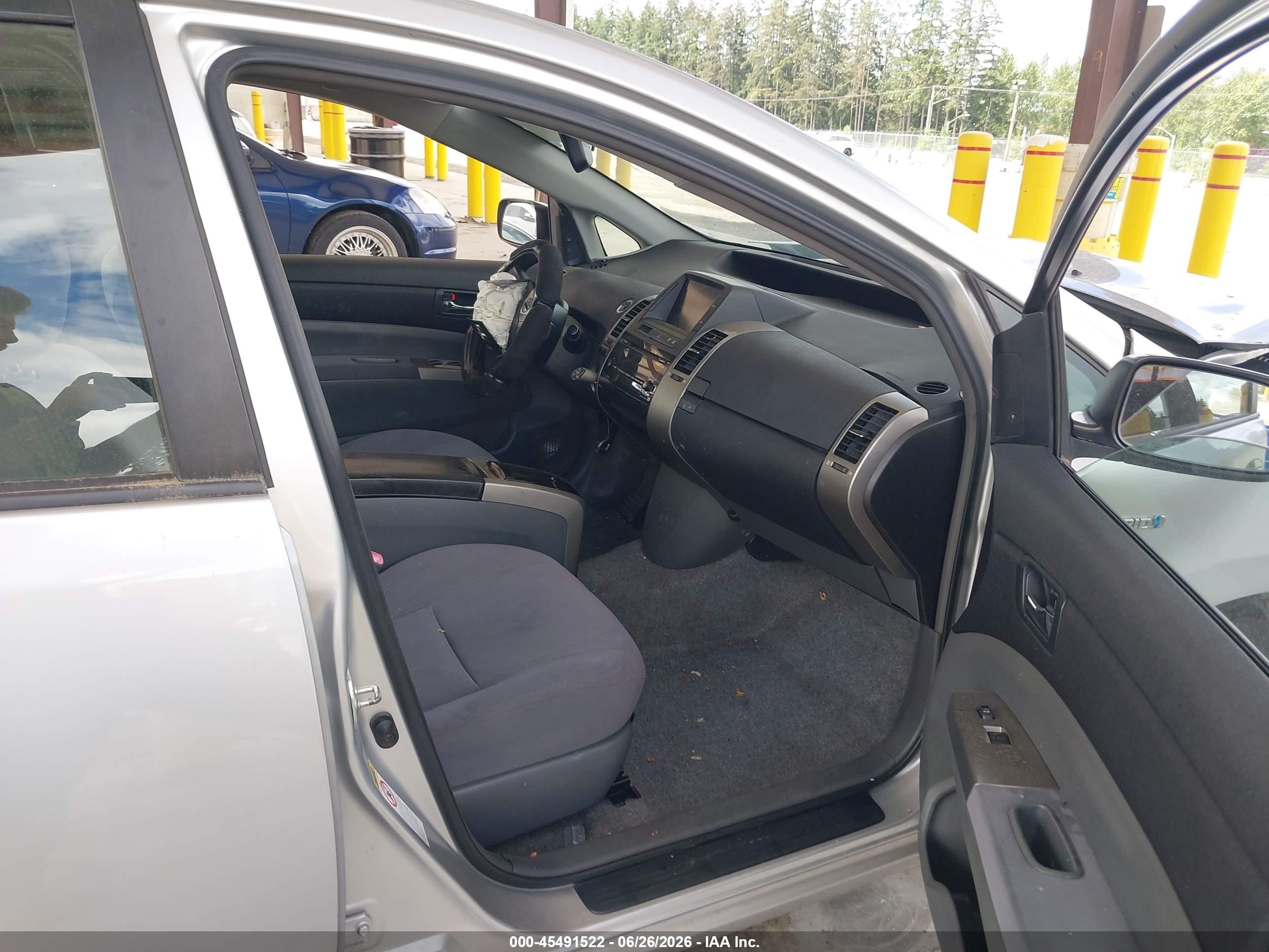 2007 Toyota Prius   Silver vin: JTDKB20U077639160