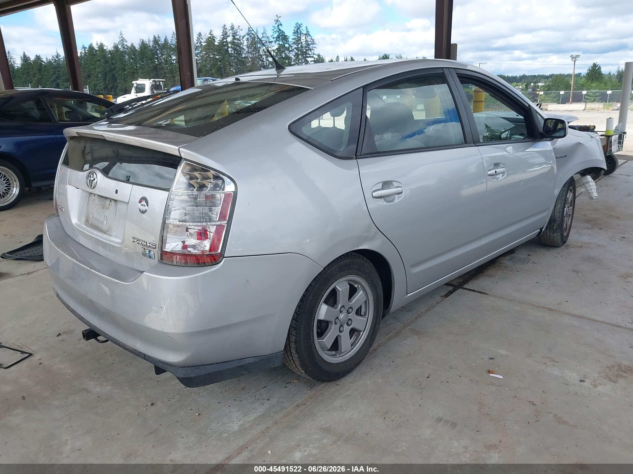 2007 Toyota Prius   Silver vin: JTDKB20U077639160