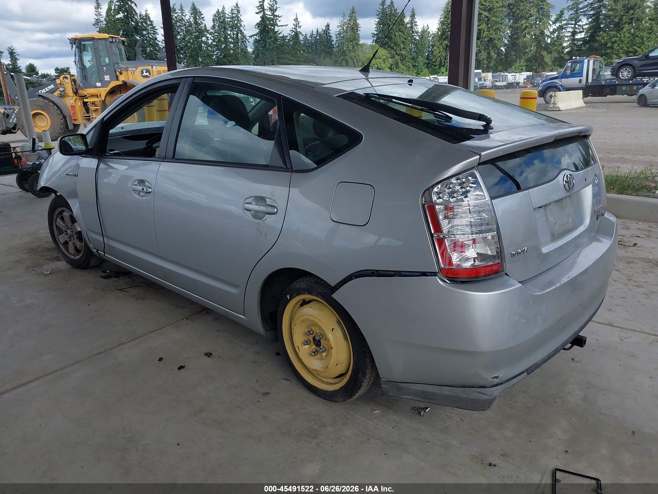2007 Toyota Prius   Silver vin: JTDKB20U077639160