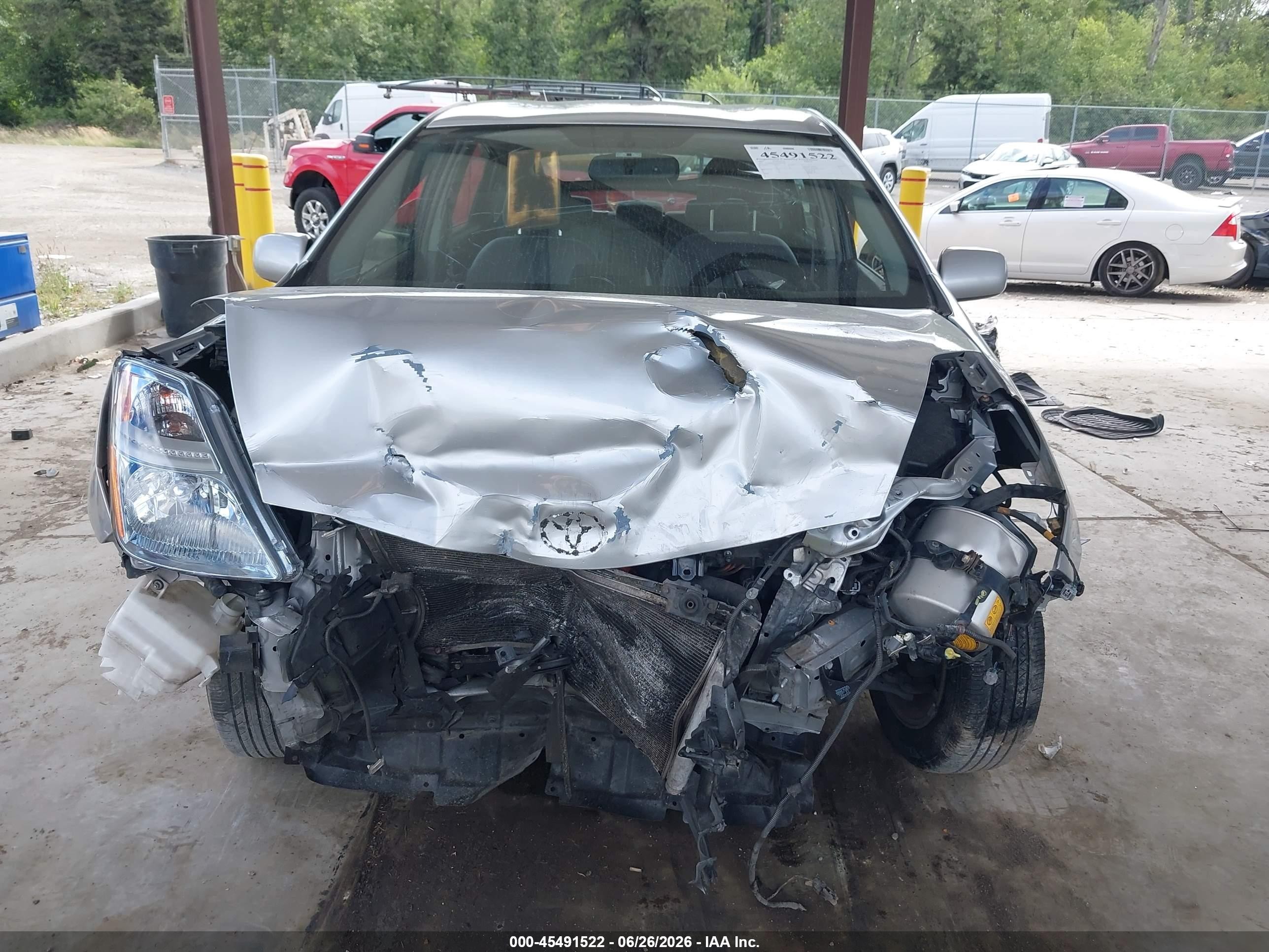 2007 Toyota Prius   Silver vin: JTDKB20U077639160