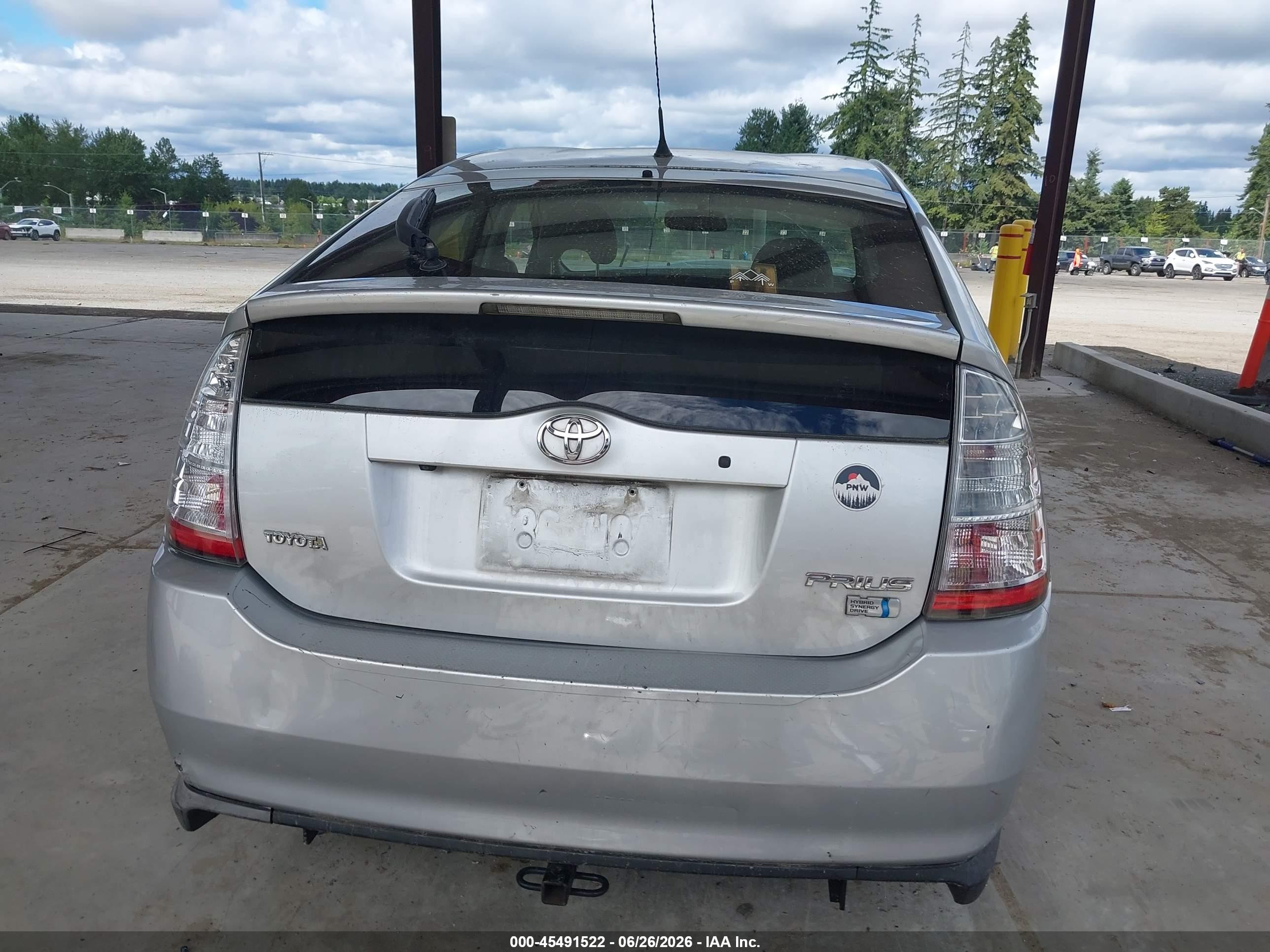 2007 Toyota Prius   Silver vin: JTDKB20U077639160