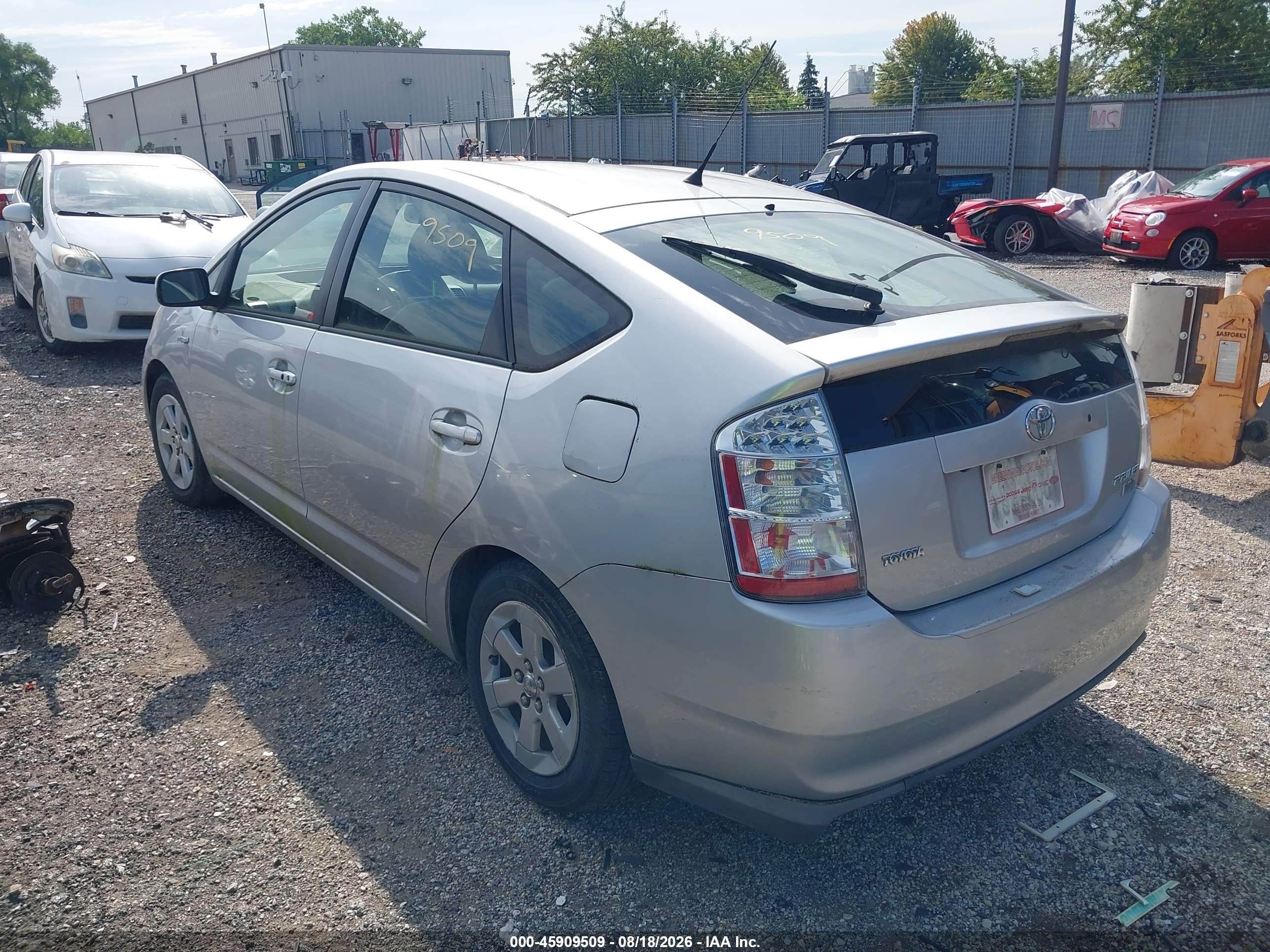 2007 Toyota Prius   Silver vin: JTDKB20U077678055