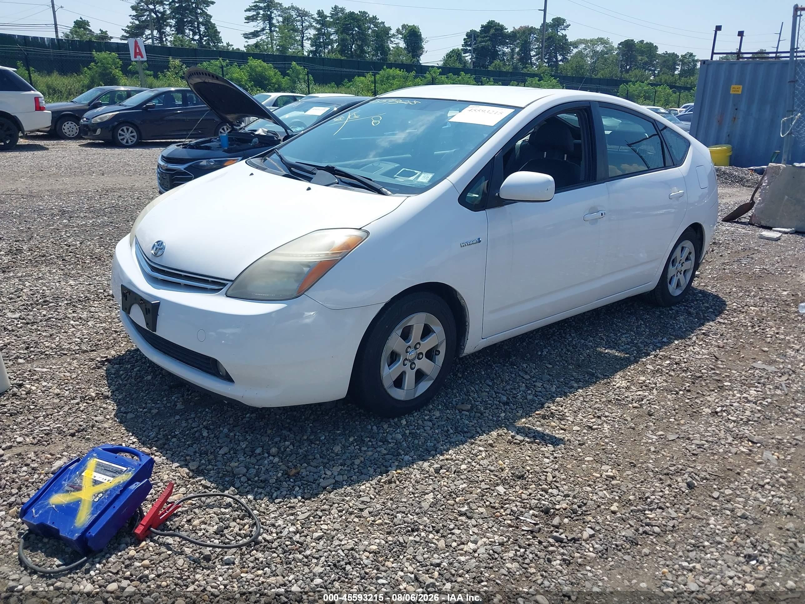 2008 Toyota Prius   White vin: JTDKB20U083303517