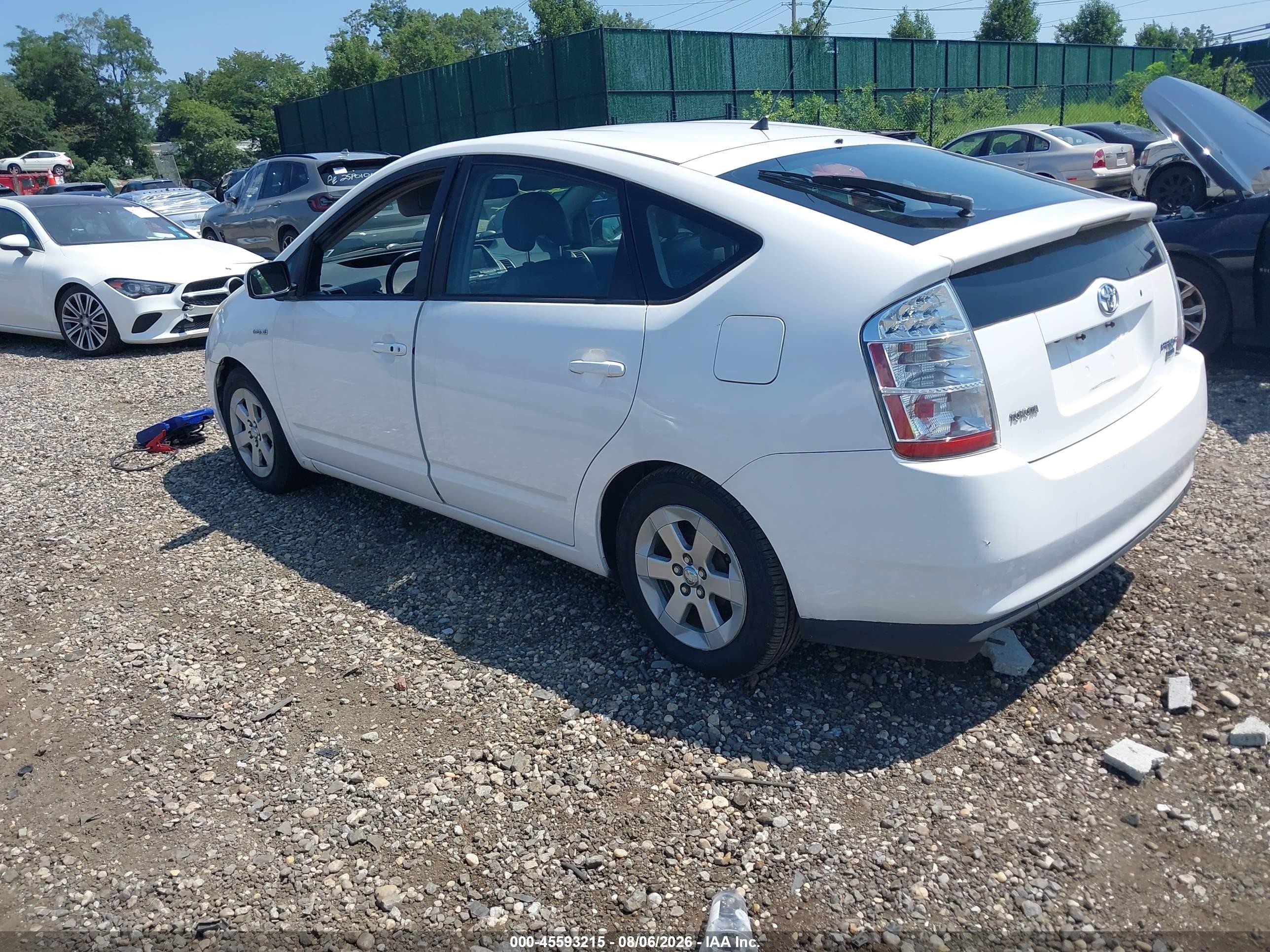 2008 Toyota Prius   White vin: JTDKB20U083303517