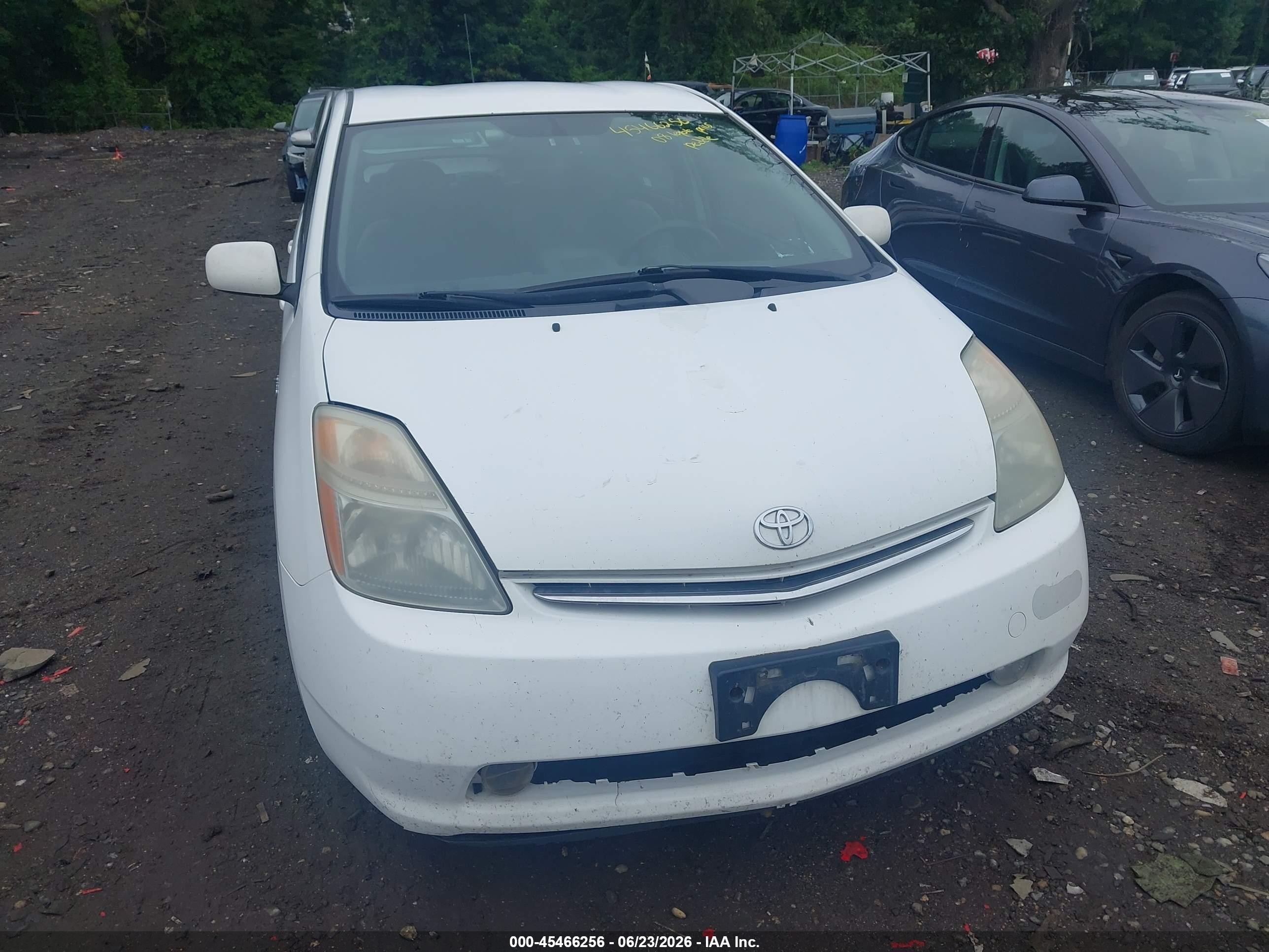 2008 Toyota Prius   White vin: JTDKB20U083351664