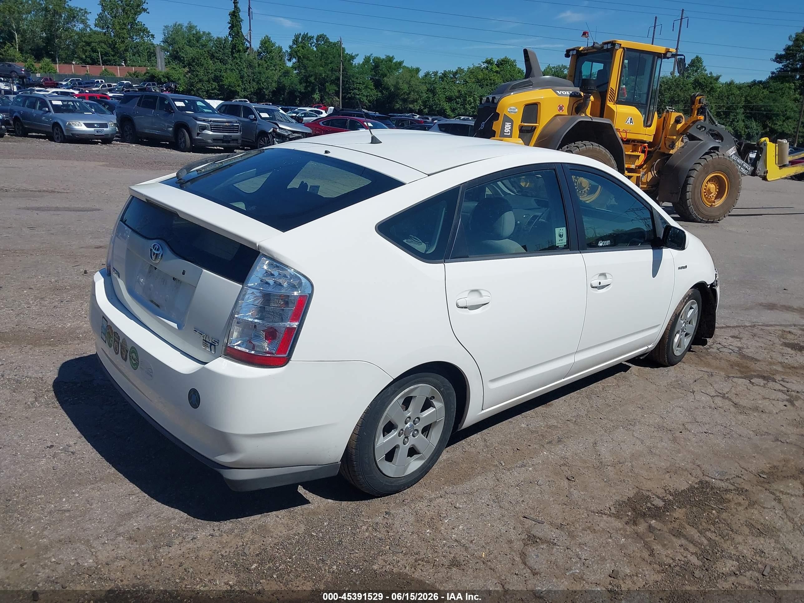 2008 Toyota Prius   Белый vin: JTDKB20U083380632