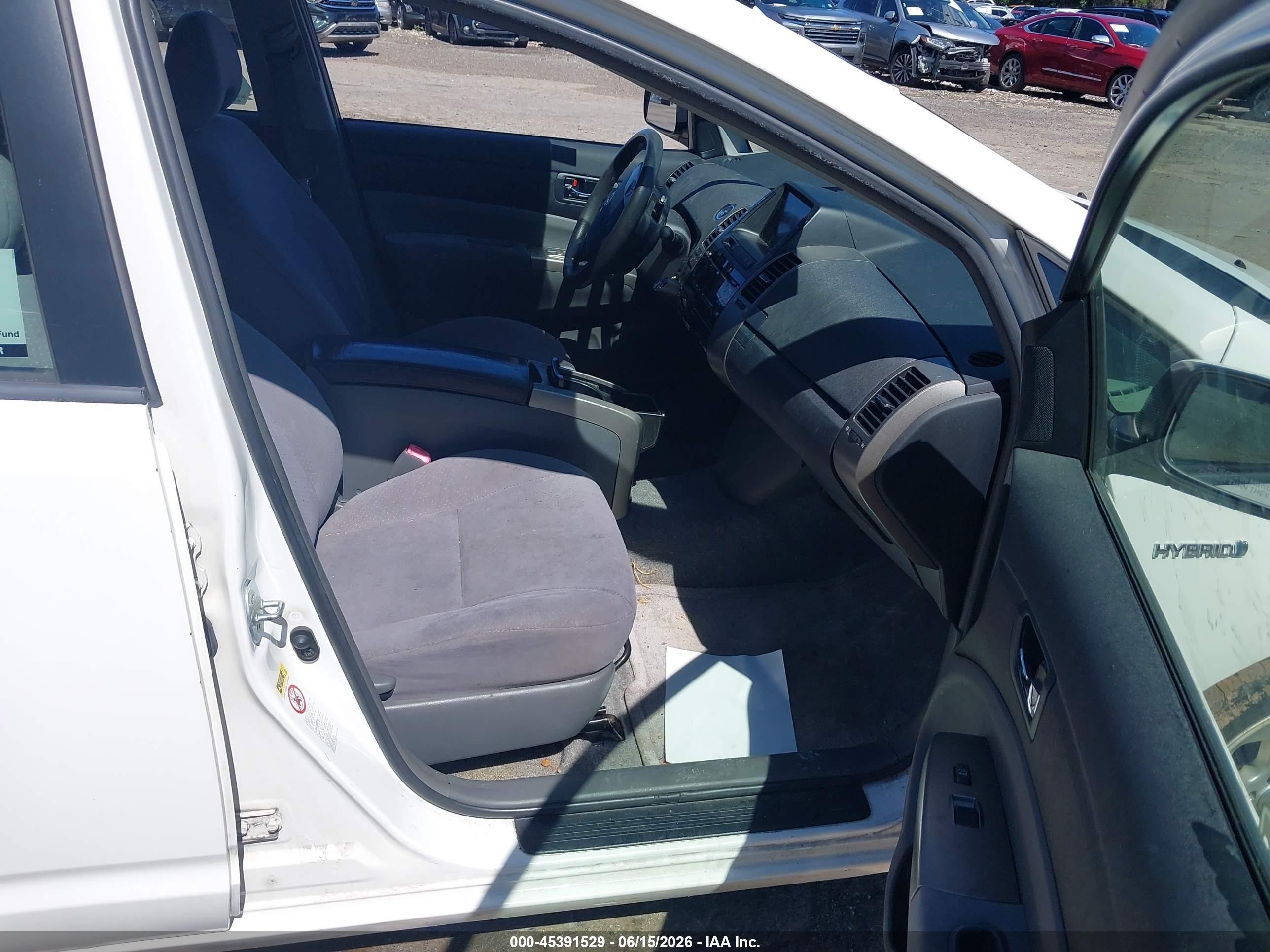 2008 Toyota Prius   Белый vin: JTDKB20U083380632