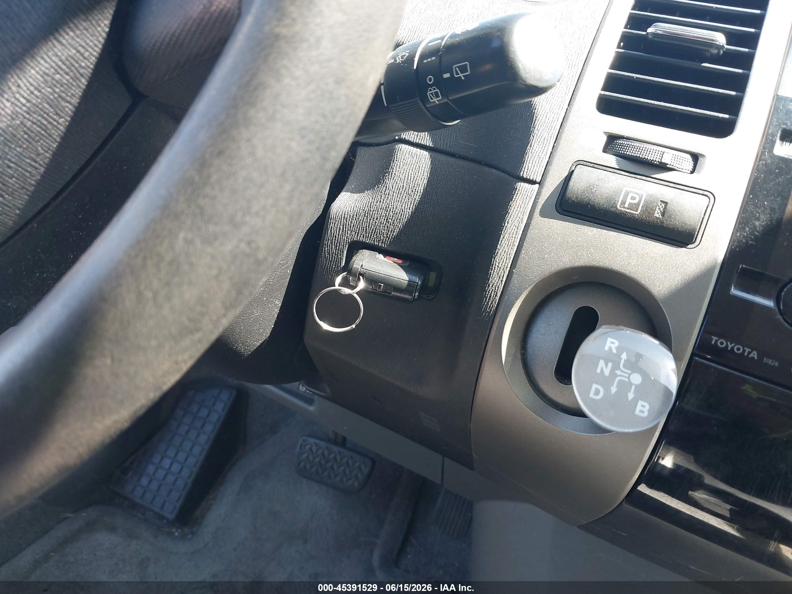 2008 Toyota Prius   Белый vin: JTDKB20U083380632