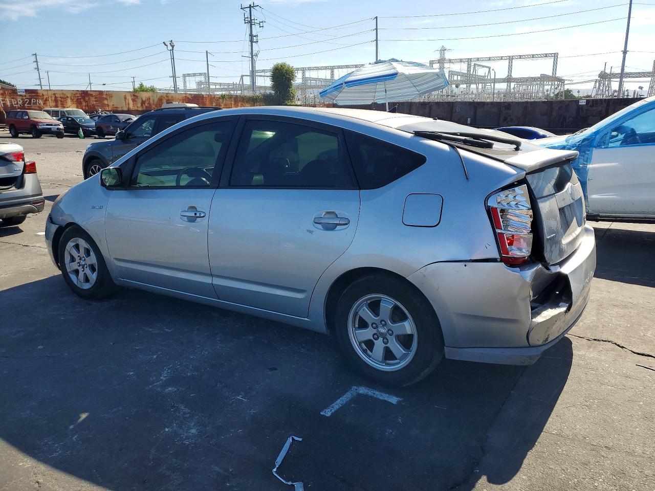 2008 Toyota Prius Base Silver vin: JTDKB20U083407425