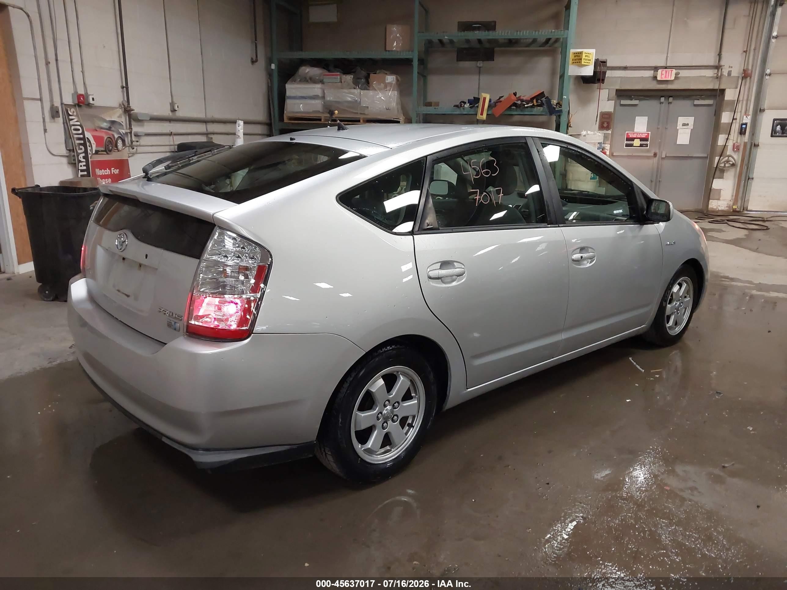 2008 Toyota Prius   Silver vin: JTDKB20U083439369