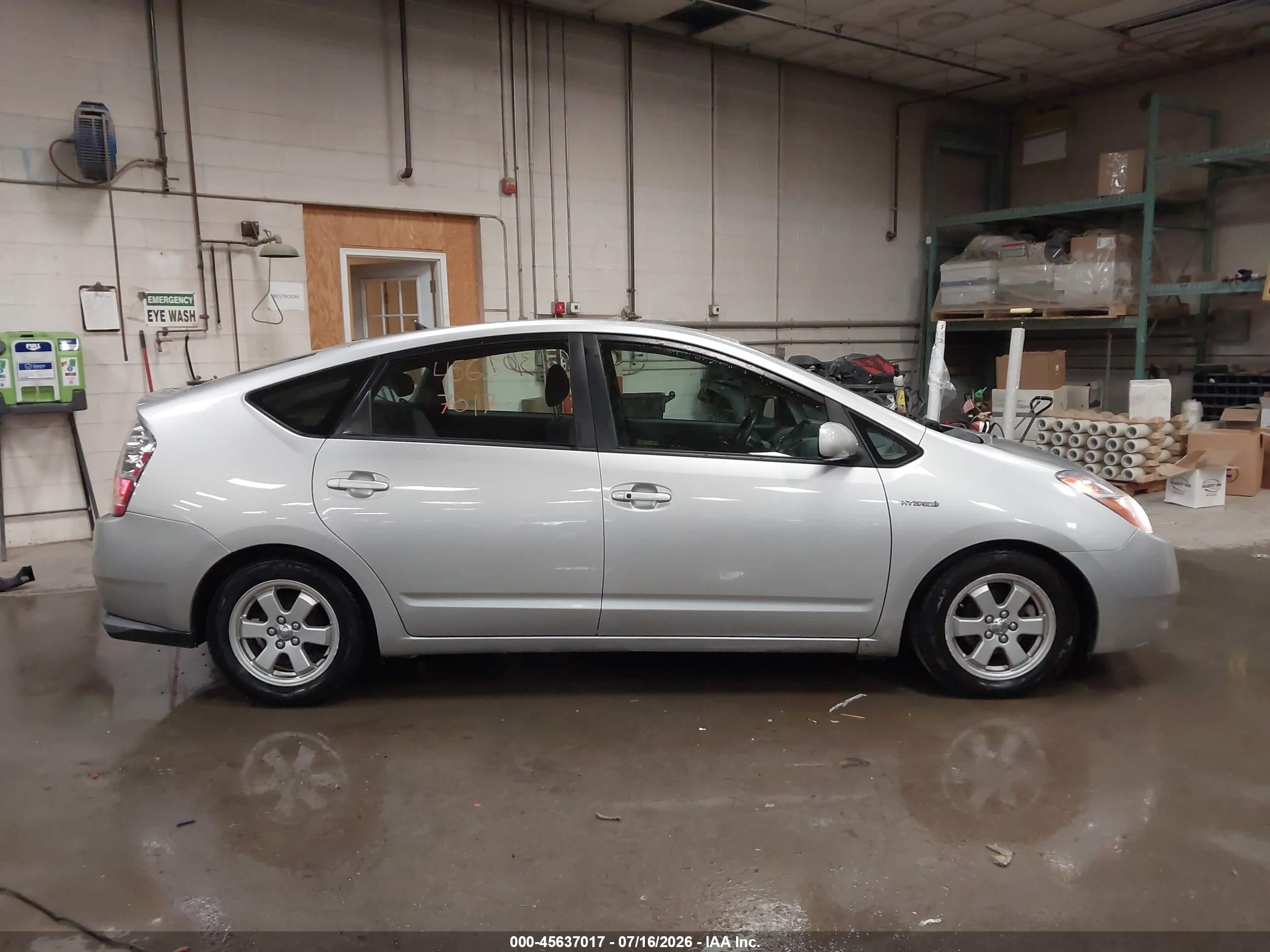 2008 Toyota Prius   Silver vin: JTDKB20U083439369