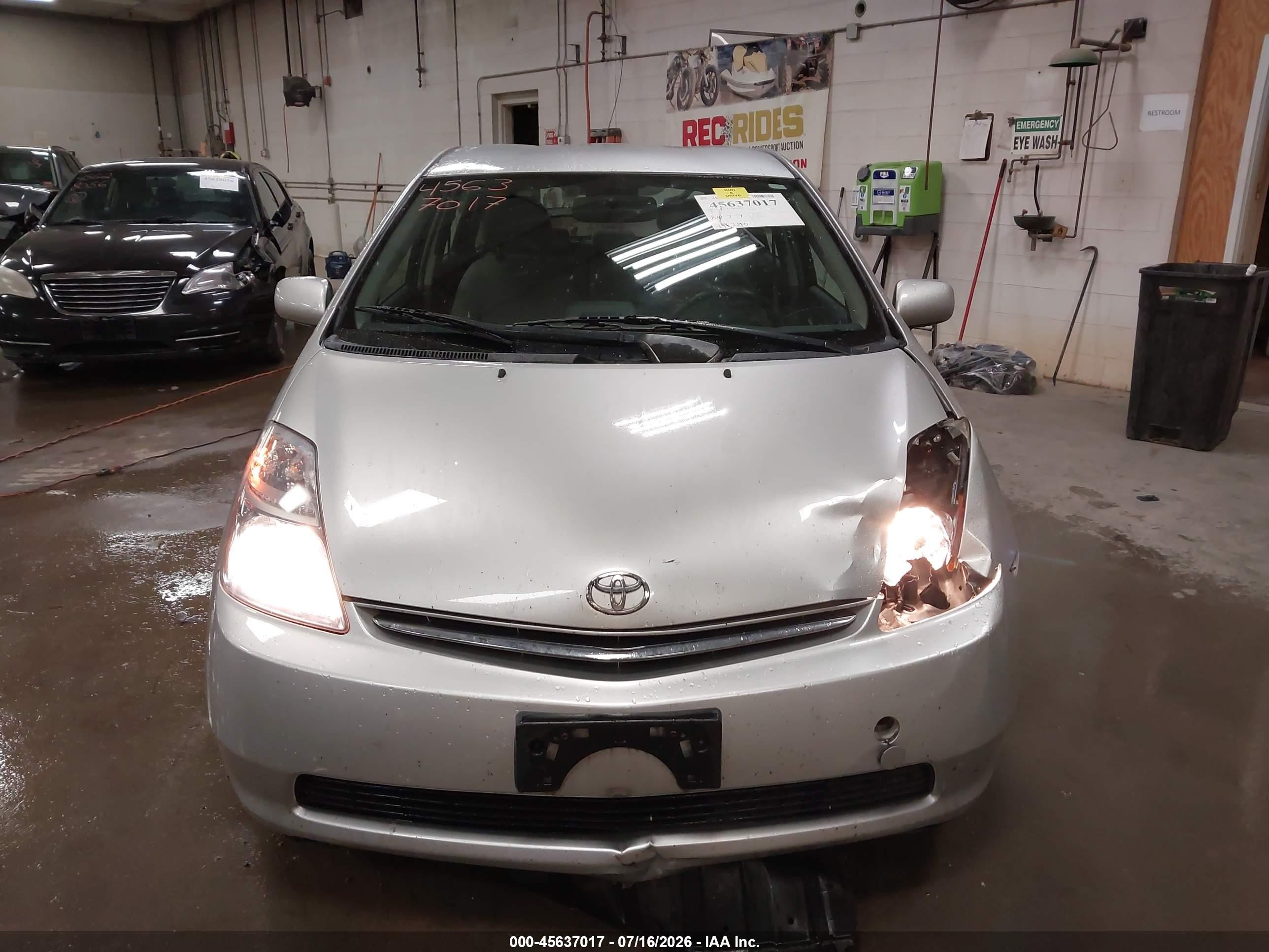 2008 Toyota Prius   Silver vin: JTDKB20U083439369