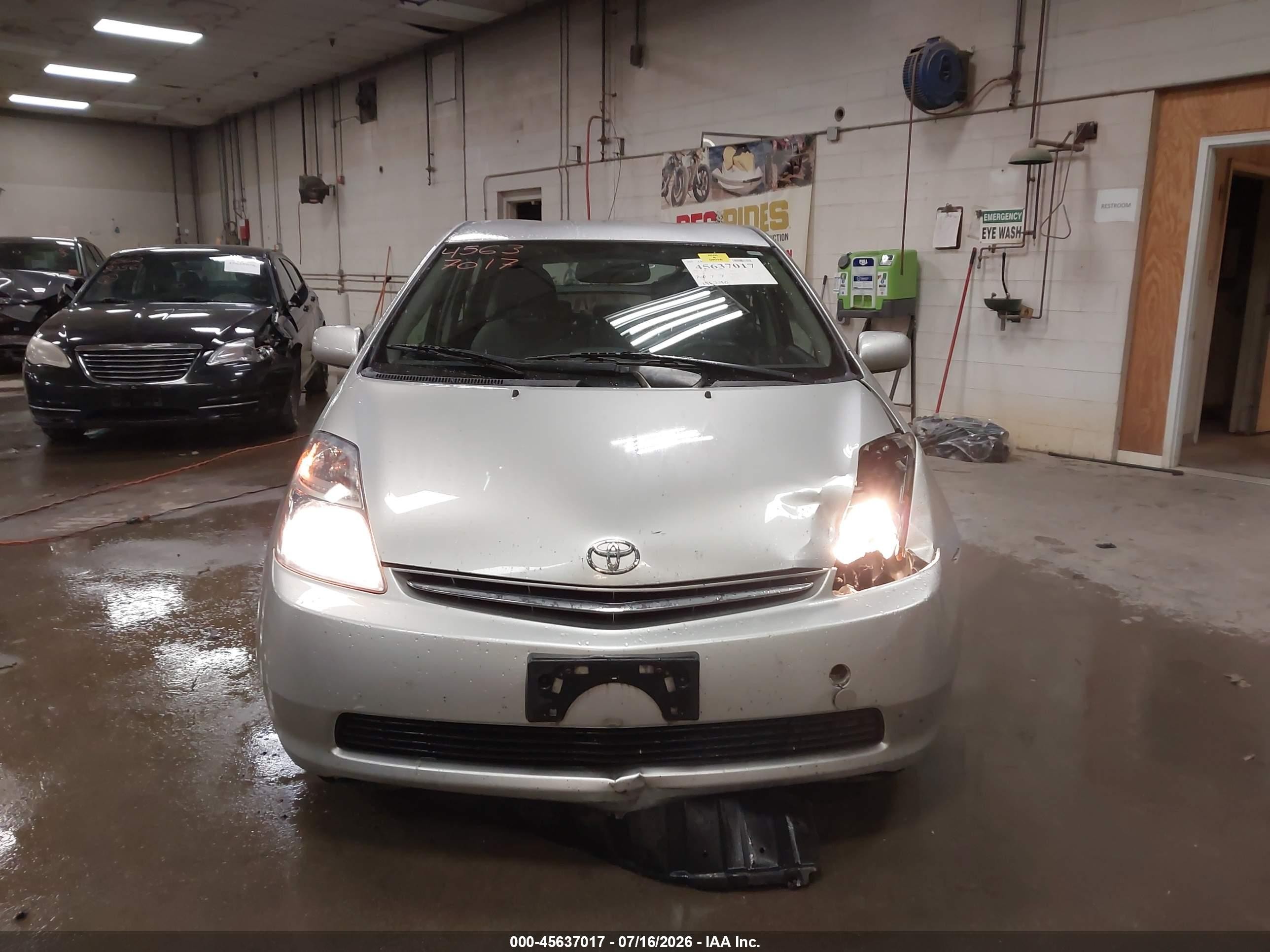 2008 Toyota Prius   Silver vin: JTDKB20U083439369