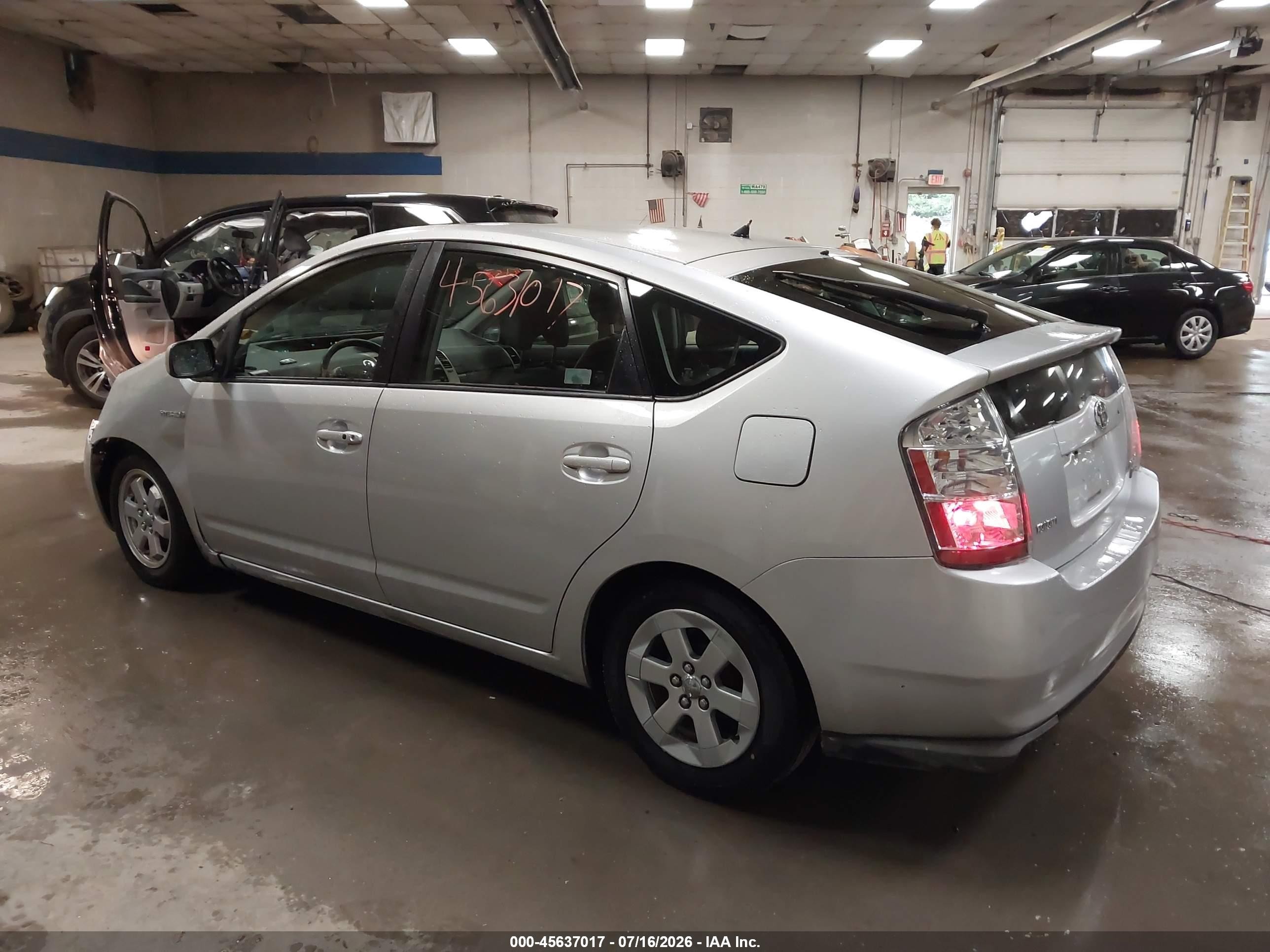 2008 Toyota Prius   Silver vin: JTDKB20U083439369