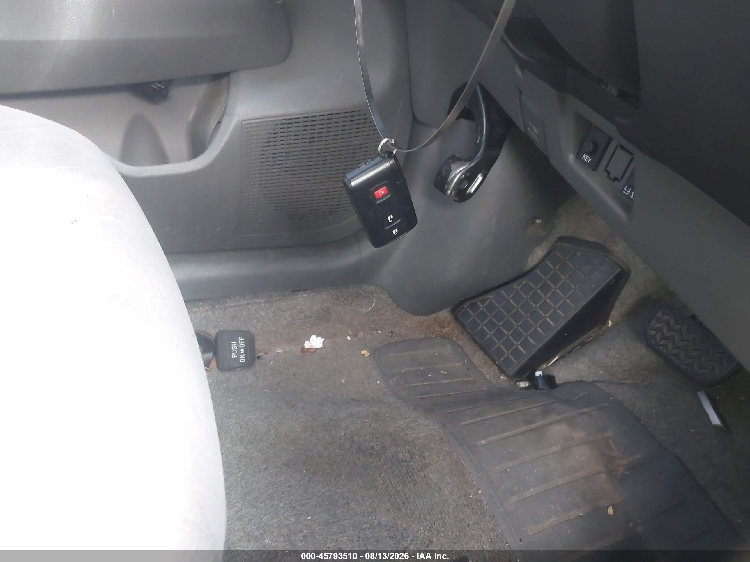 2008 Toyota Prius   Silver vin: JTDKB20U083447861