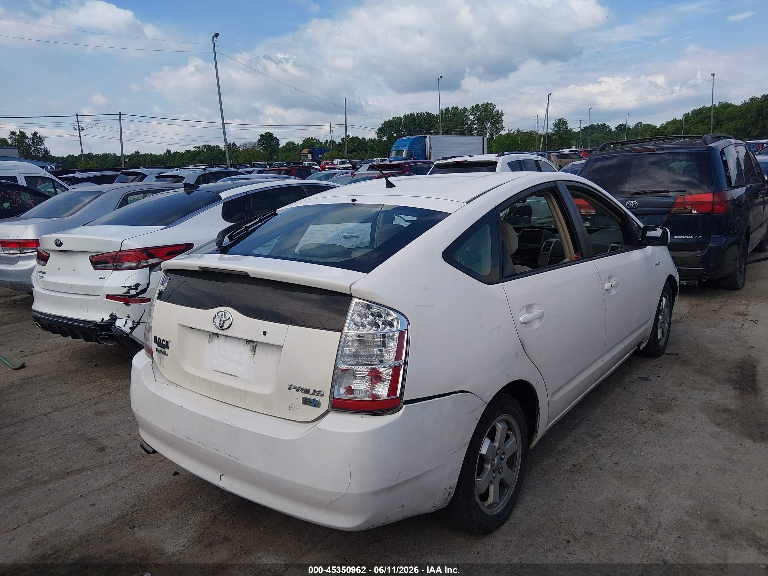 2008 Toyota Prius   White vin: JTDKB20U083450484