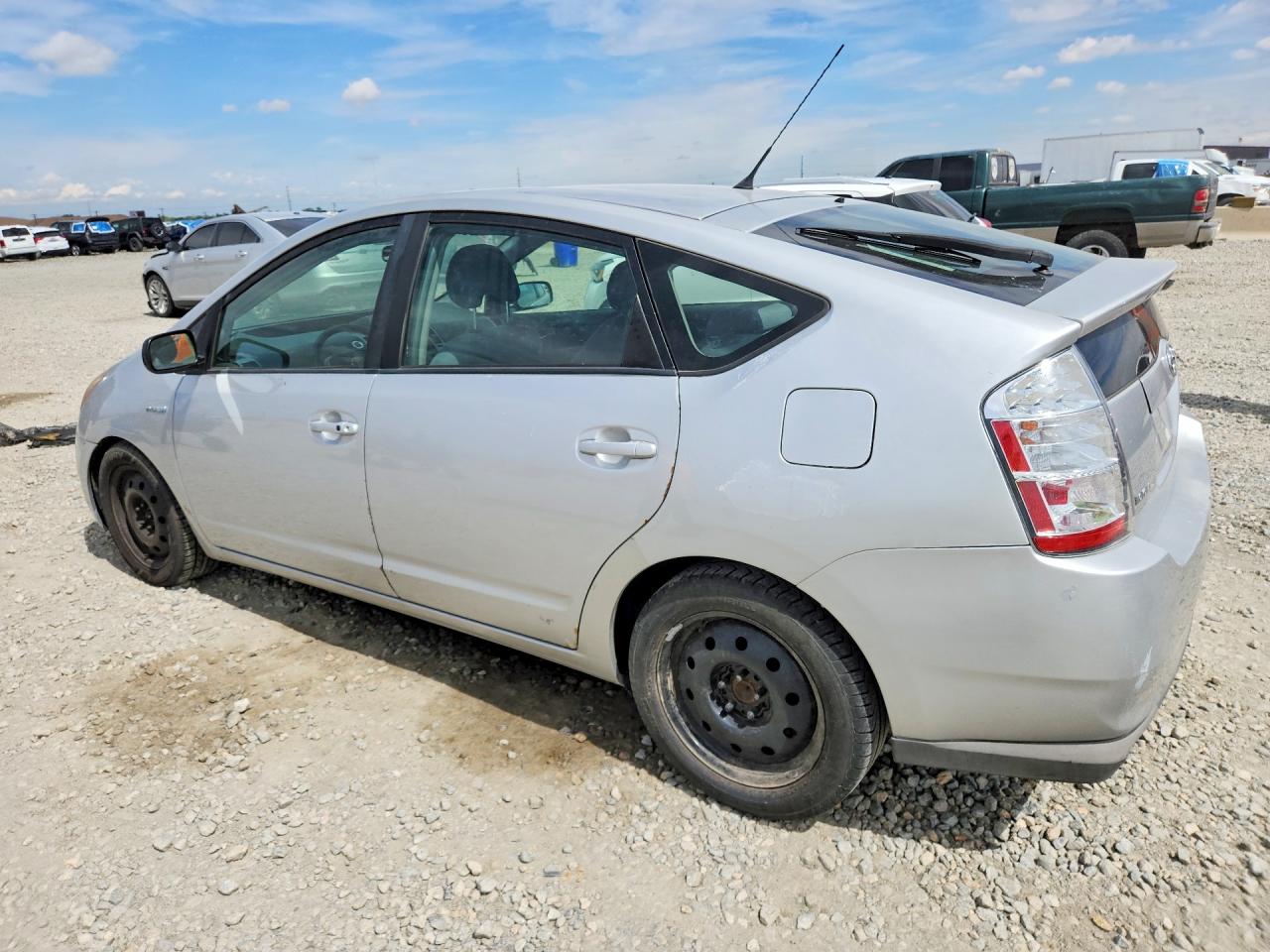 2008 Toyota Prius Base Silver vin: JTDKB20U087725828