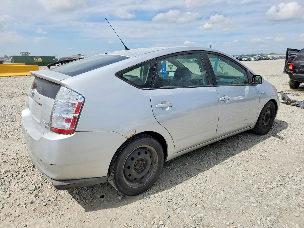 2008 Toyota Prius Base Silver vin: JTDKB20U087725828