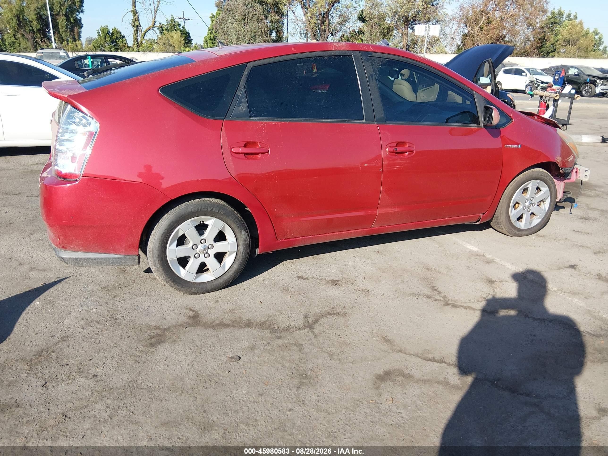 2008 Toyota Prius   Red vin: JTDKB20U087755959