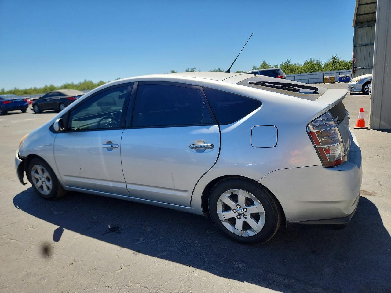 2008 Toyota Prius Base Silver vin: JTDKB20U087770901